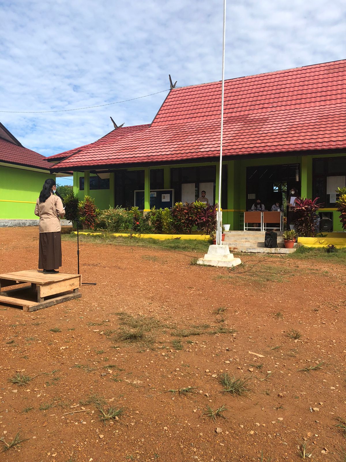 KEGIATAN LOMBA MEMPERINGATI HUT PGRI KE 76