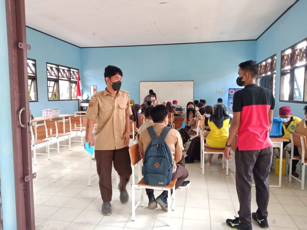 KEGIATAN VAKSIN KEDUA UNTUK PELAJAR DI SMAN 1 ARUT UTARA