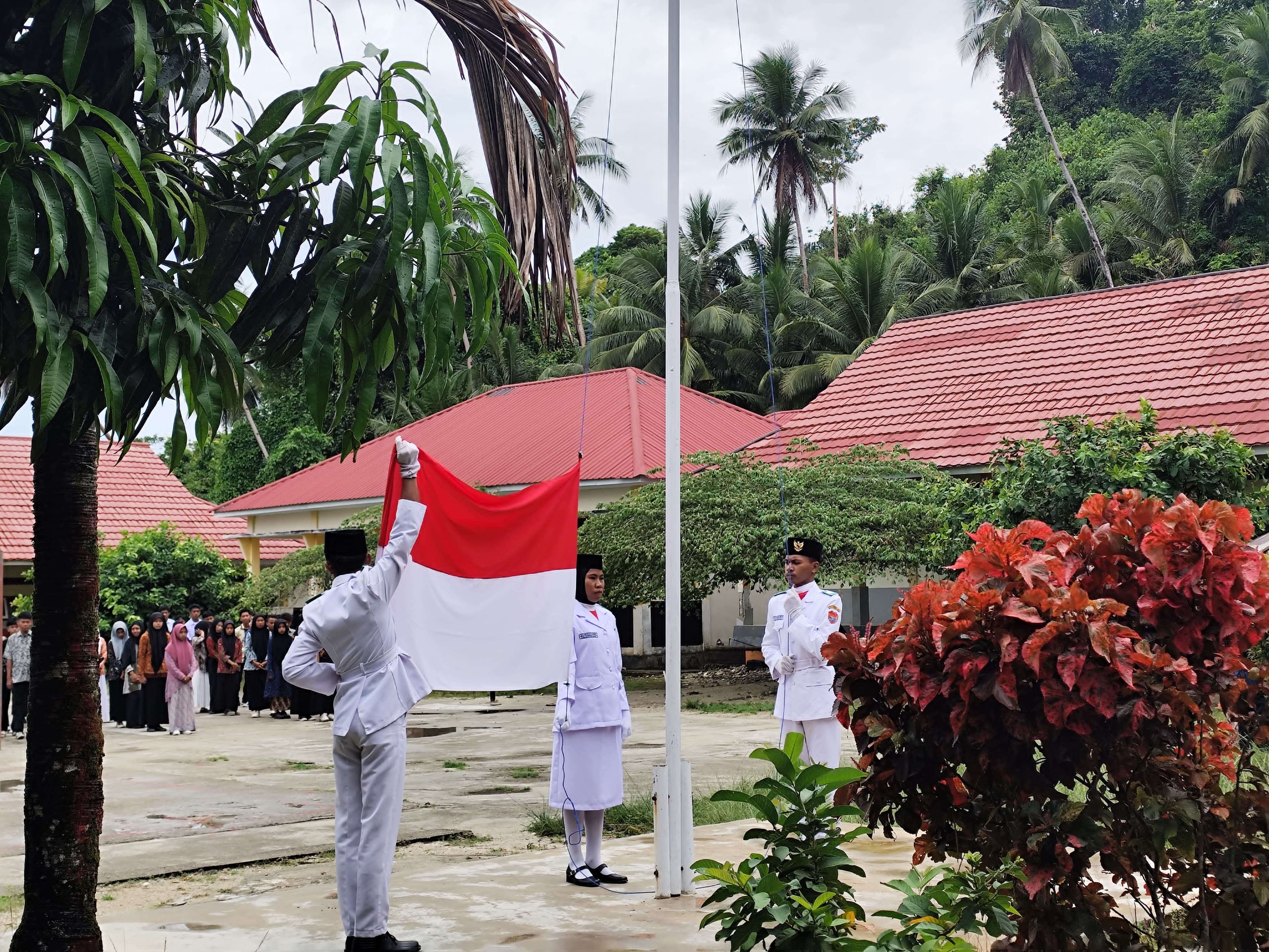 Upacara Memperingati Hari Pahlawan 10 November 2025