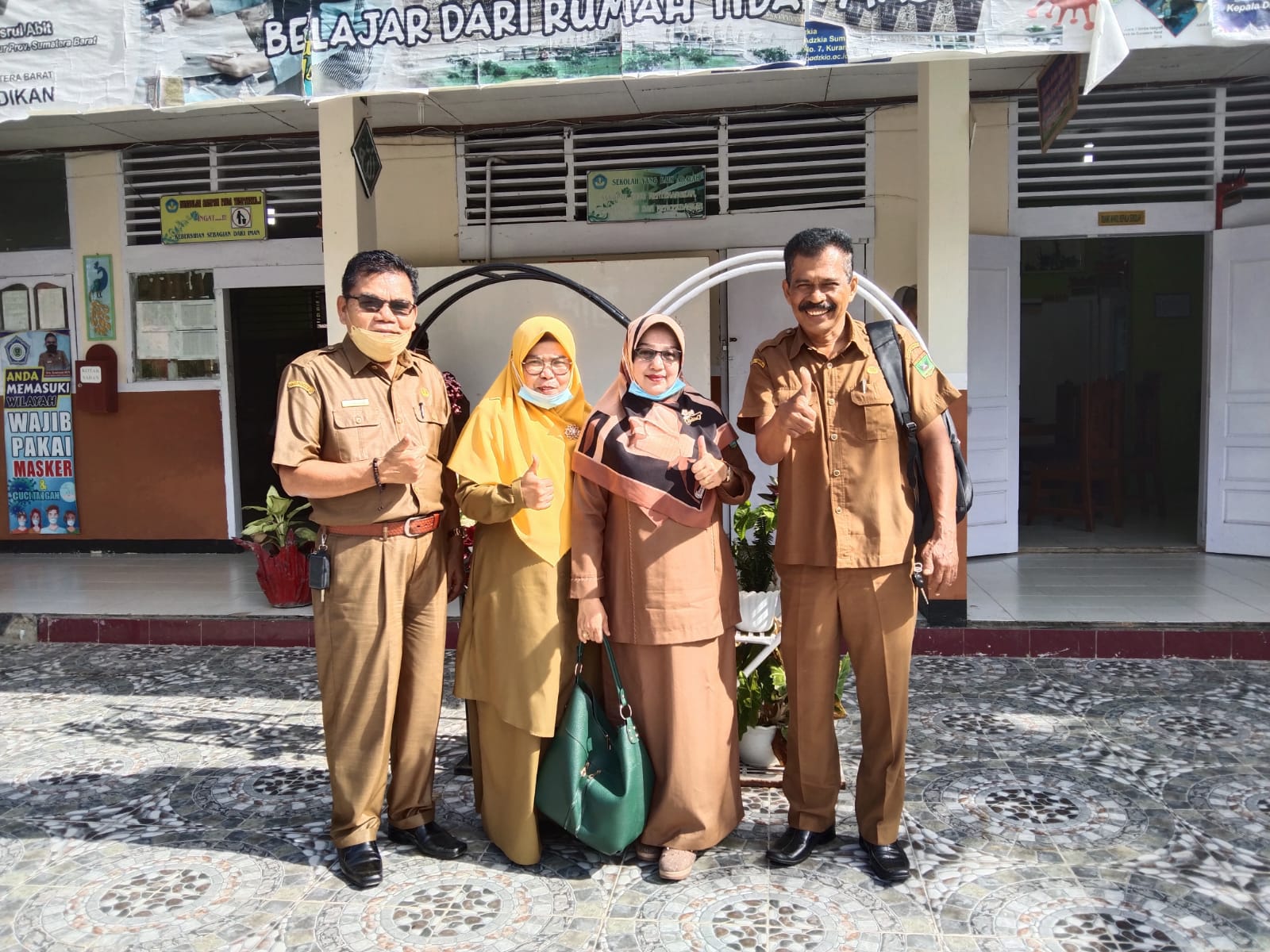 Kunjungan pengawas bina SMA dan Korwas dalam rangka pembinaan terkait penilaian kinerja guru (PKG) , E-Kinerja , supervisi oleh kepala sekolah, dan monitoring pembelajaran tatap muka penuh di sekolah.