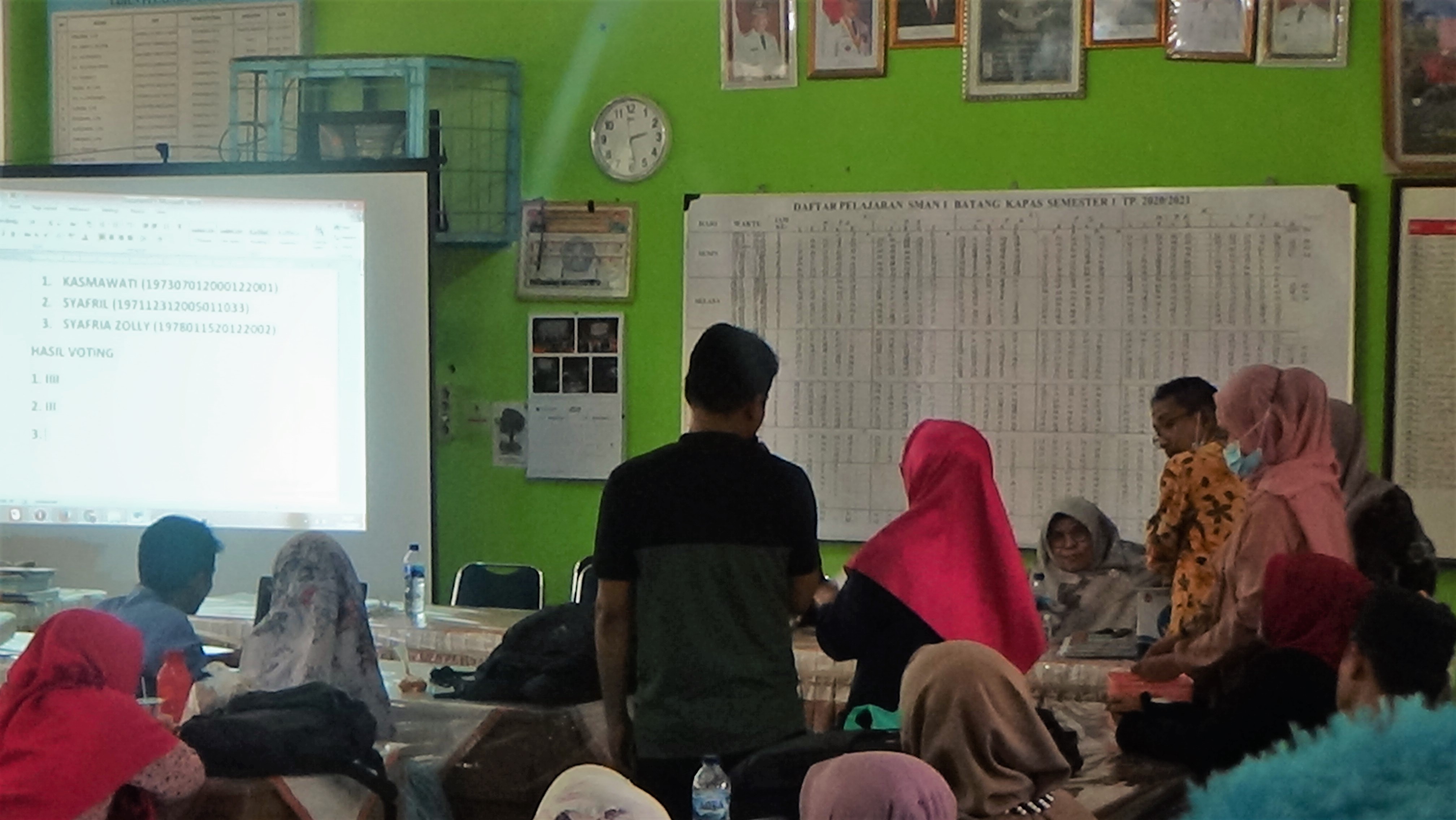Rapat Sekolah dan Pemilihan Wakil Kepala Sekolah Sarana dan Prasarana SMAN 1 Batang Kapas