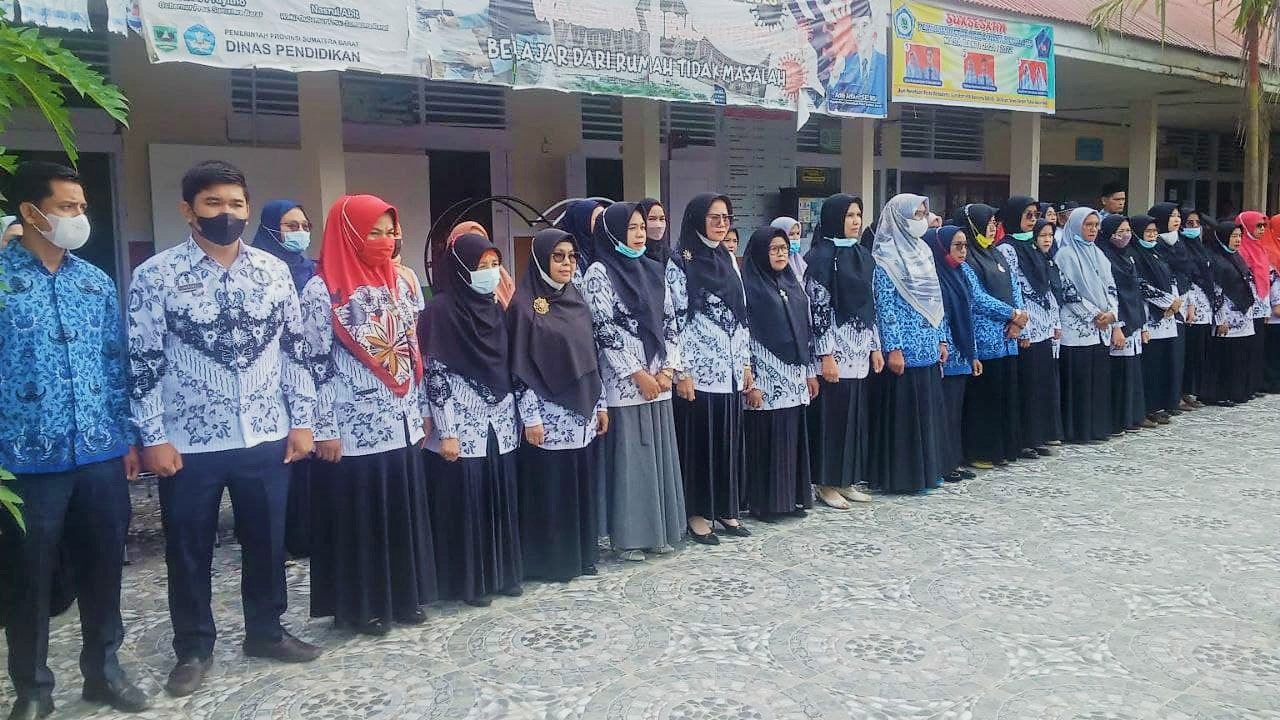 Upacara Bendera Memperingati Sumpah Pemuda