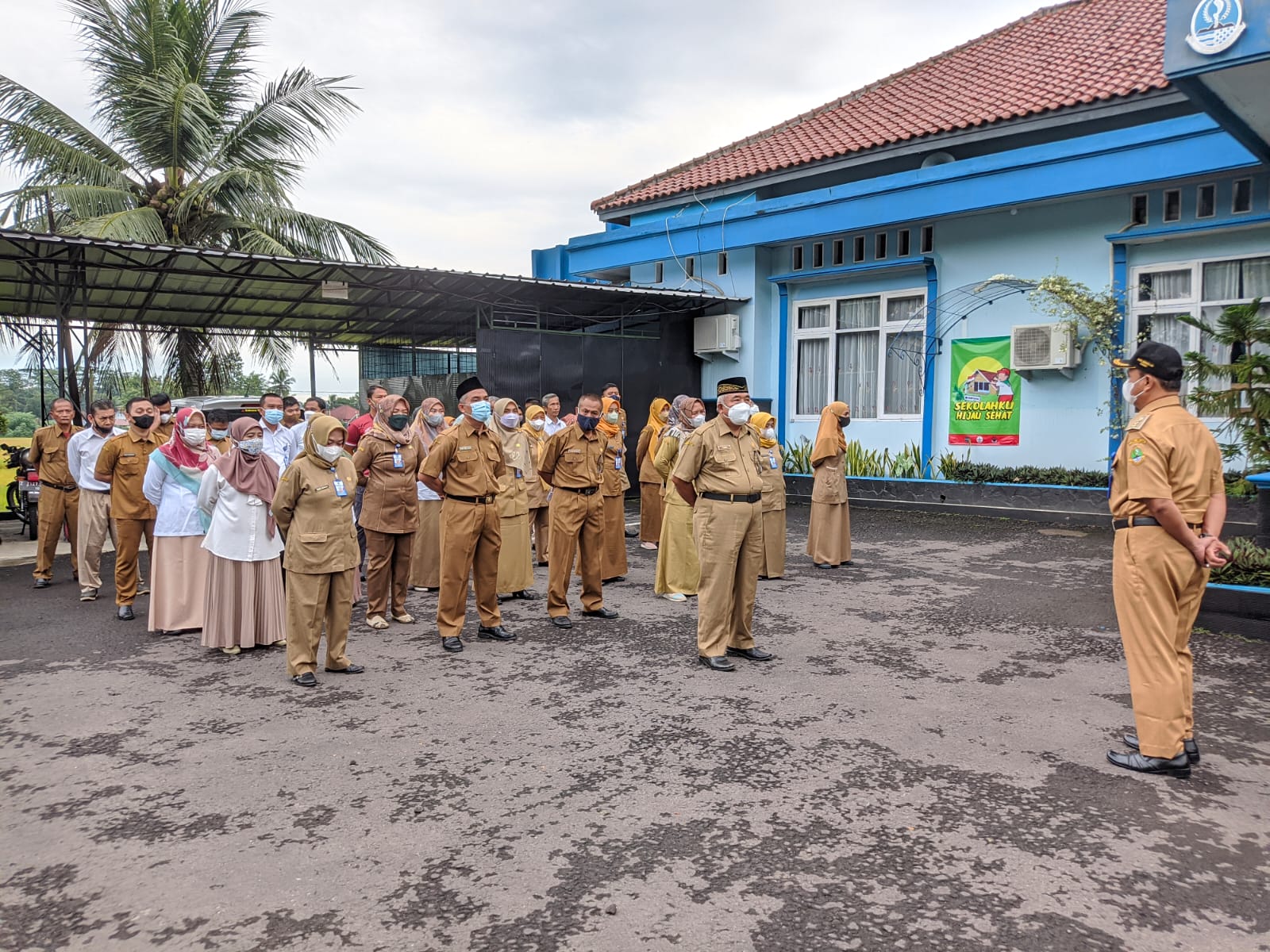Kegiatan Apel Pagi di SMAN 1 Banjarsari