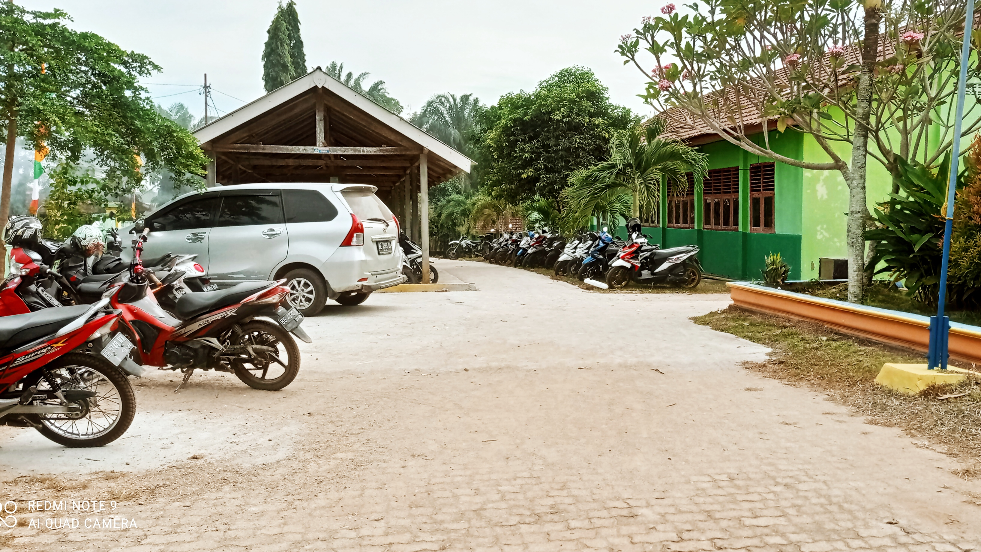 Lahan Parkir Yang Luas