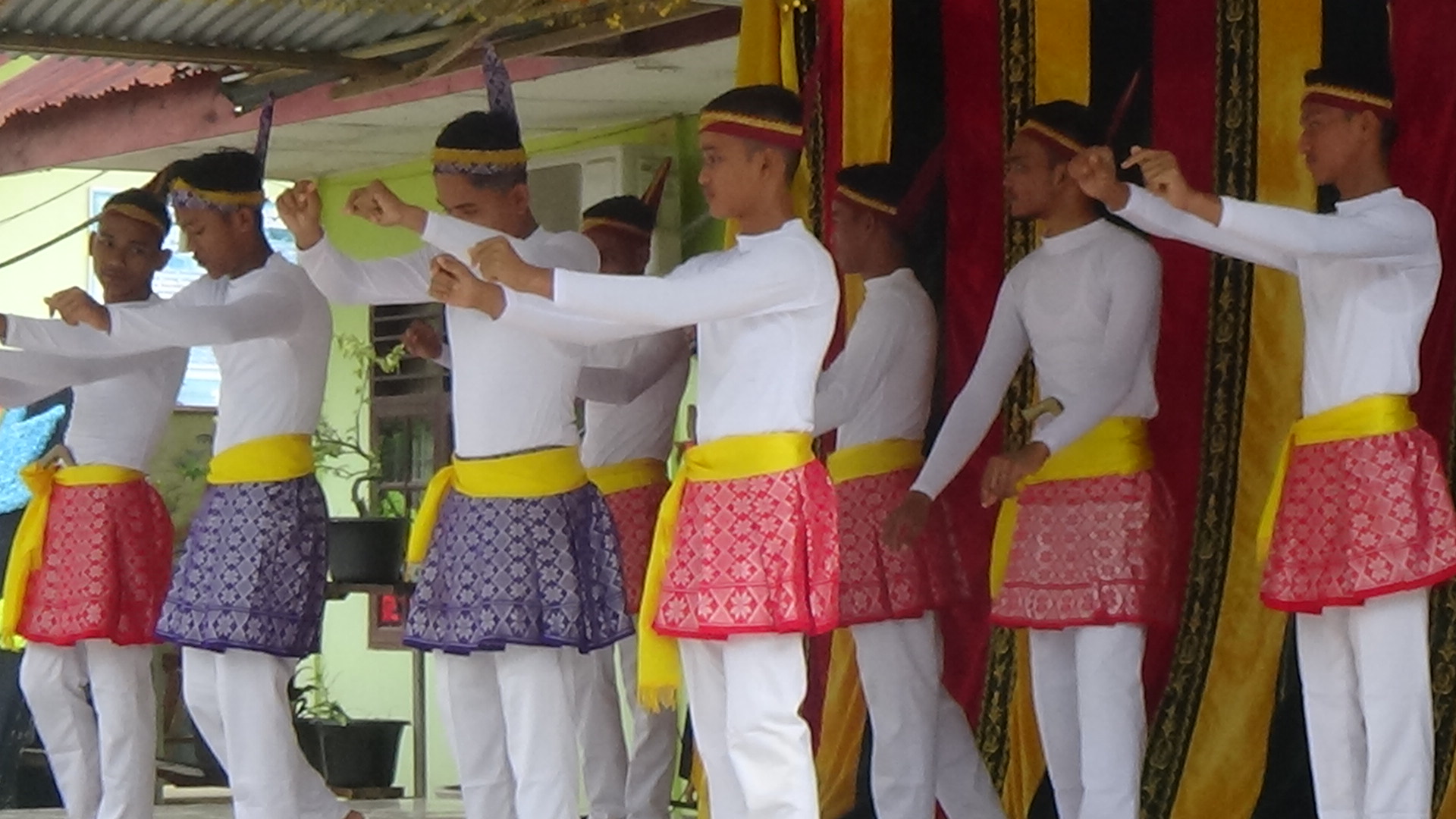 KESENIAN TARI SEUDATI