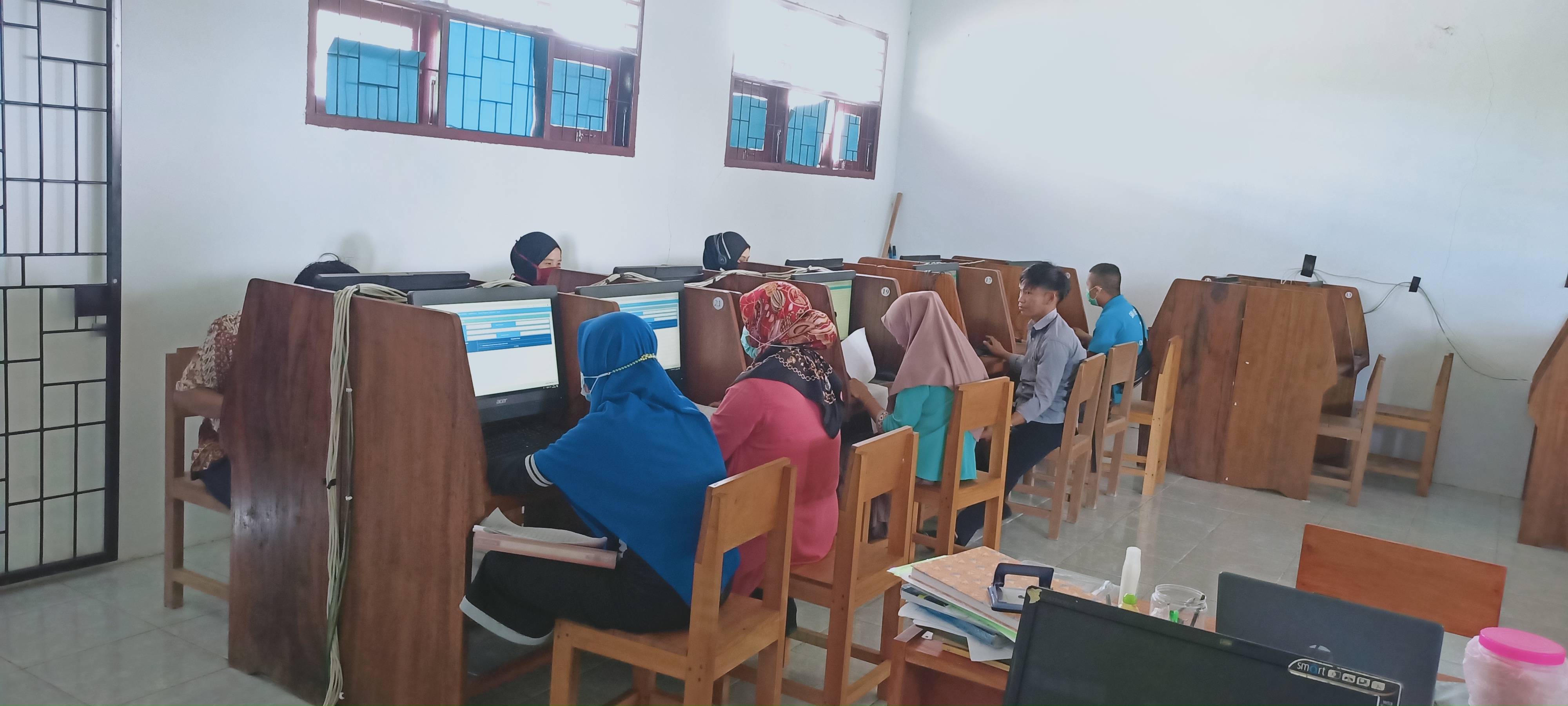 Kegiatan di Laboratorium Komputer