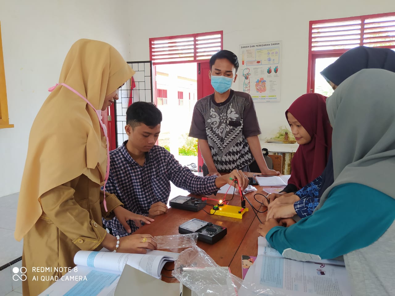 Praktikum Mata Pelajaran FISIKA