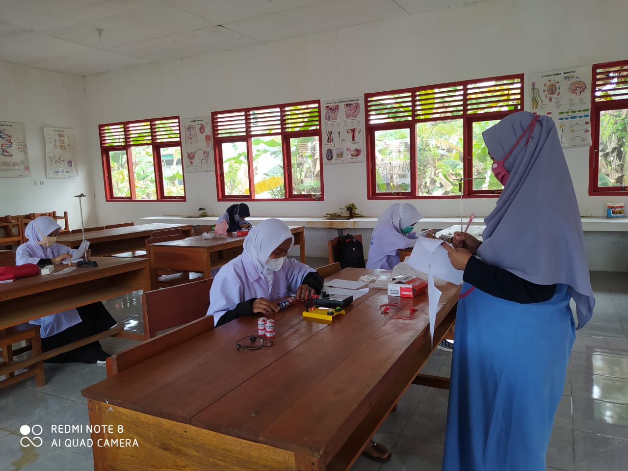 Praktikum Mata Pelajaran FISIKA