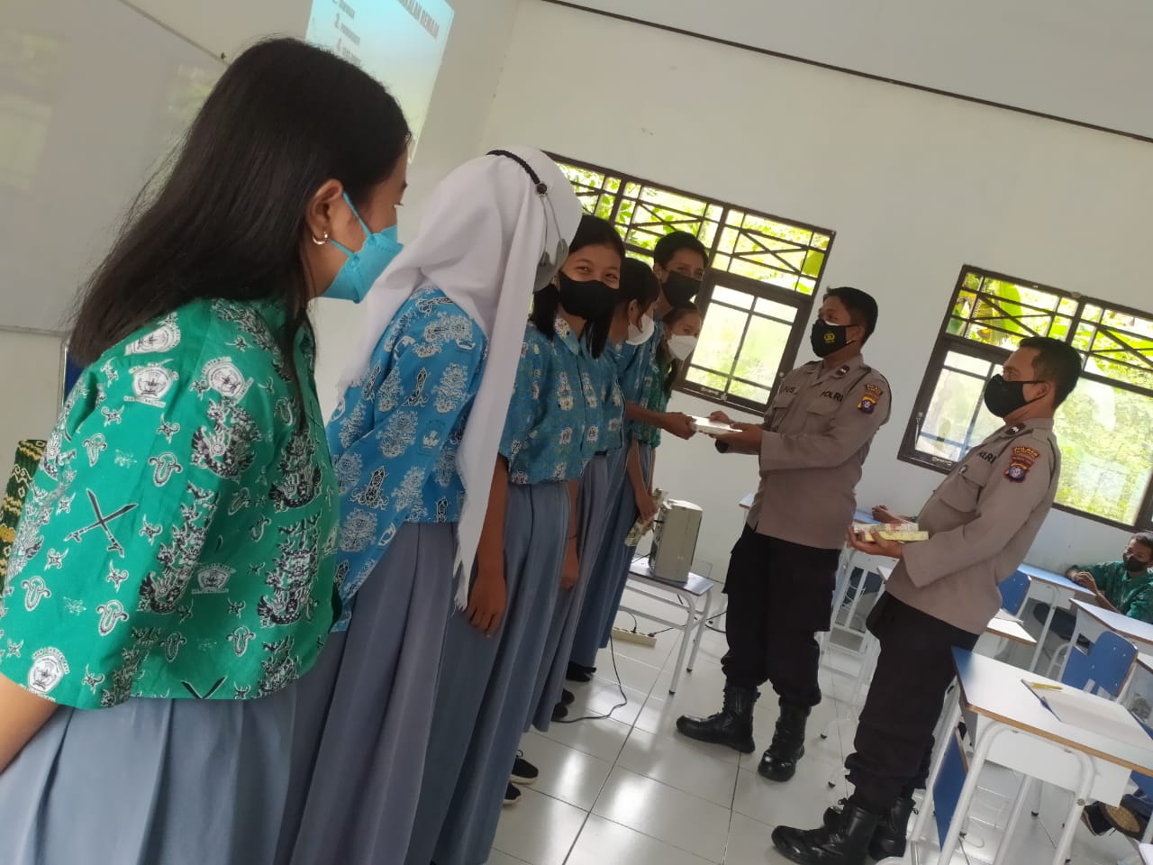 Sosialisasi dari Kepolisian di SMAN 1 Jabiren Raya