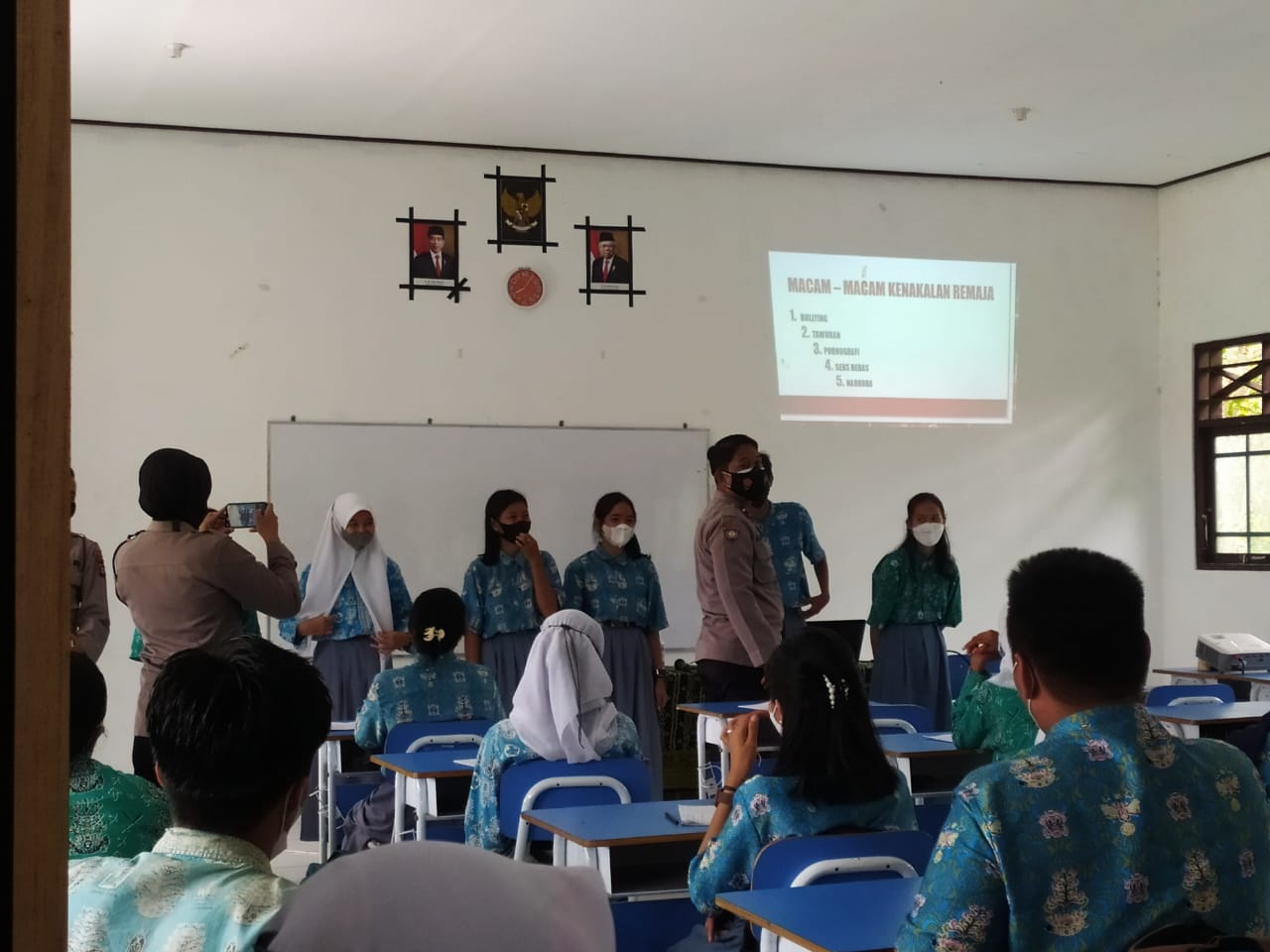 Sosialisasi dari Kepolisian di SMAN 1 Jabiren Raya