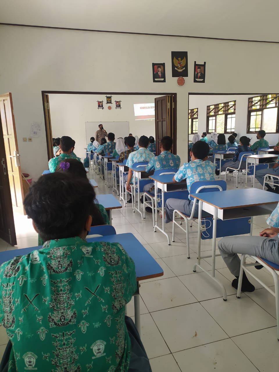 Sosialisasi dari Kepolisian di SMAN 1 Jabiren Raya