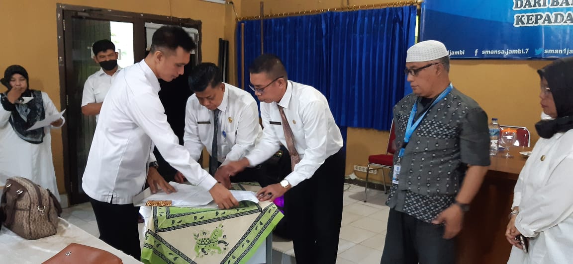 SERTIJAB KEPALA SMA NEGERI 1 KOTA JAMBI 15 JUNI 2022