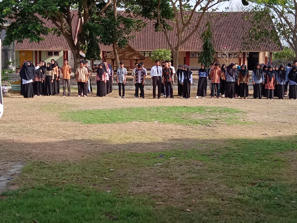 Upacara Peringatan Hari Pahlawan