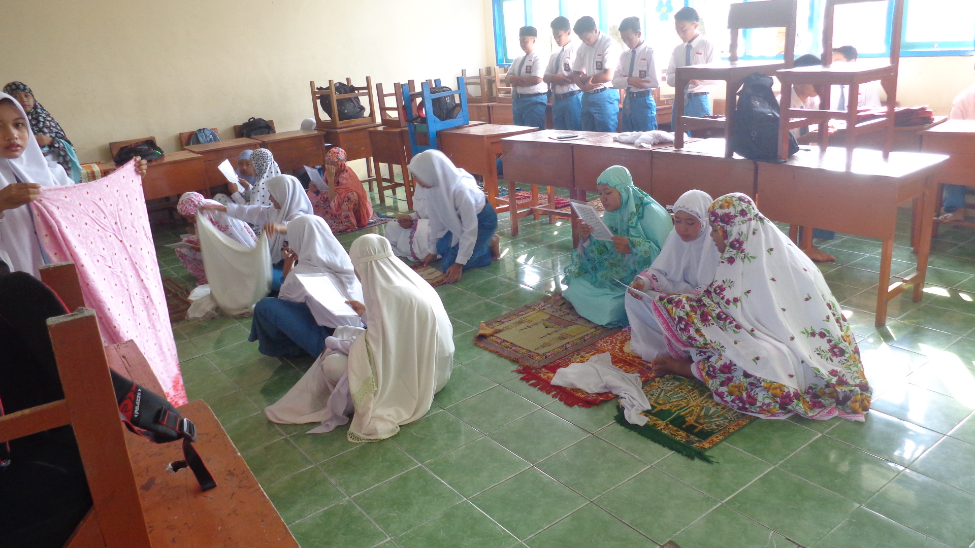 Kita Pernah Mengadakan Sholat Dhuha dan Khotmil Qur'an