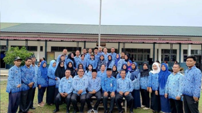 Jajaran Guru dan Staff SMAN 1 KUALA