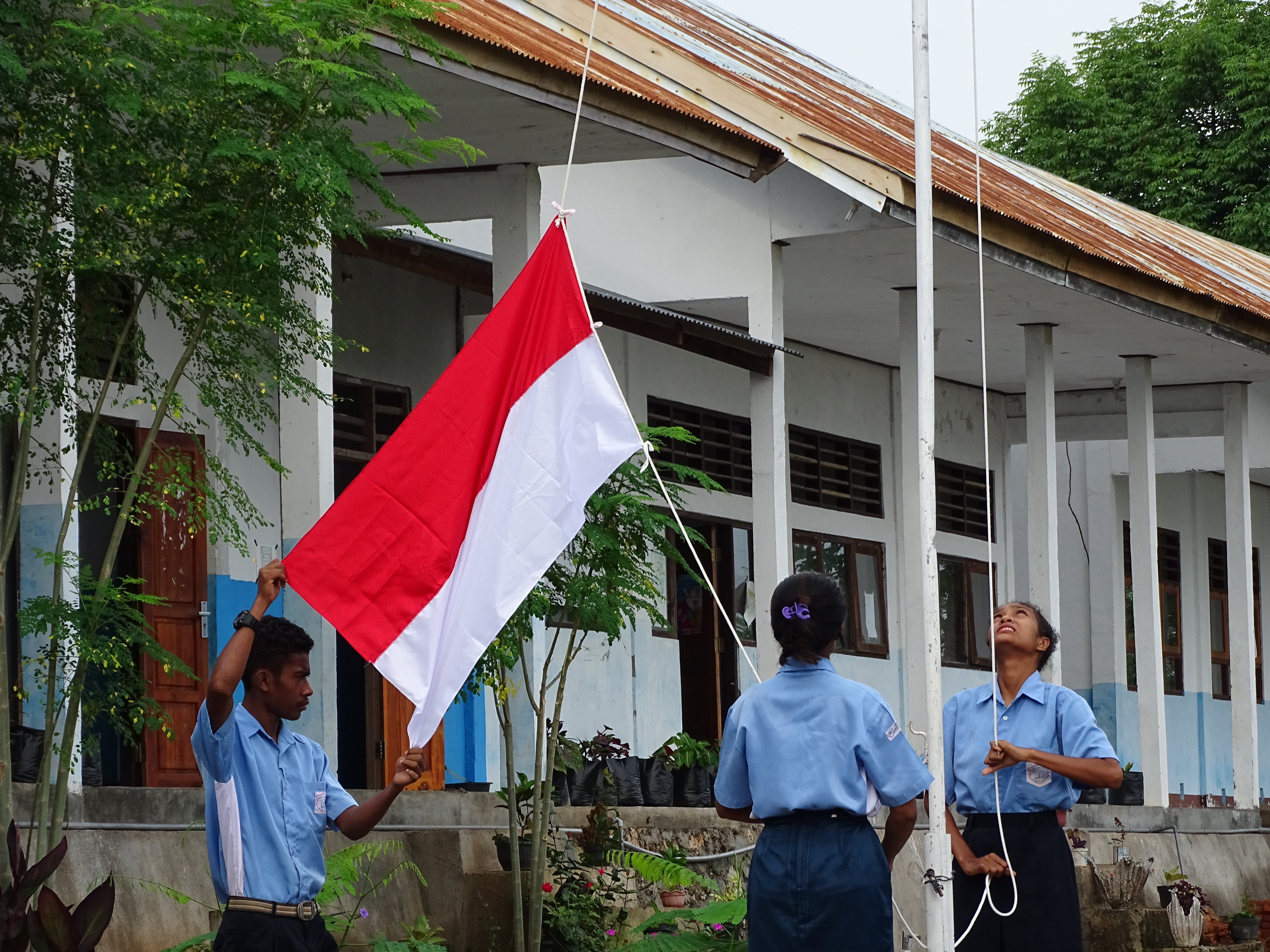 HUT KE 6 SMANSA LEBATUKAN & PERPISAHAN DENGAN KEPALA SEKOLAH PERDANA