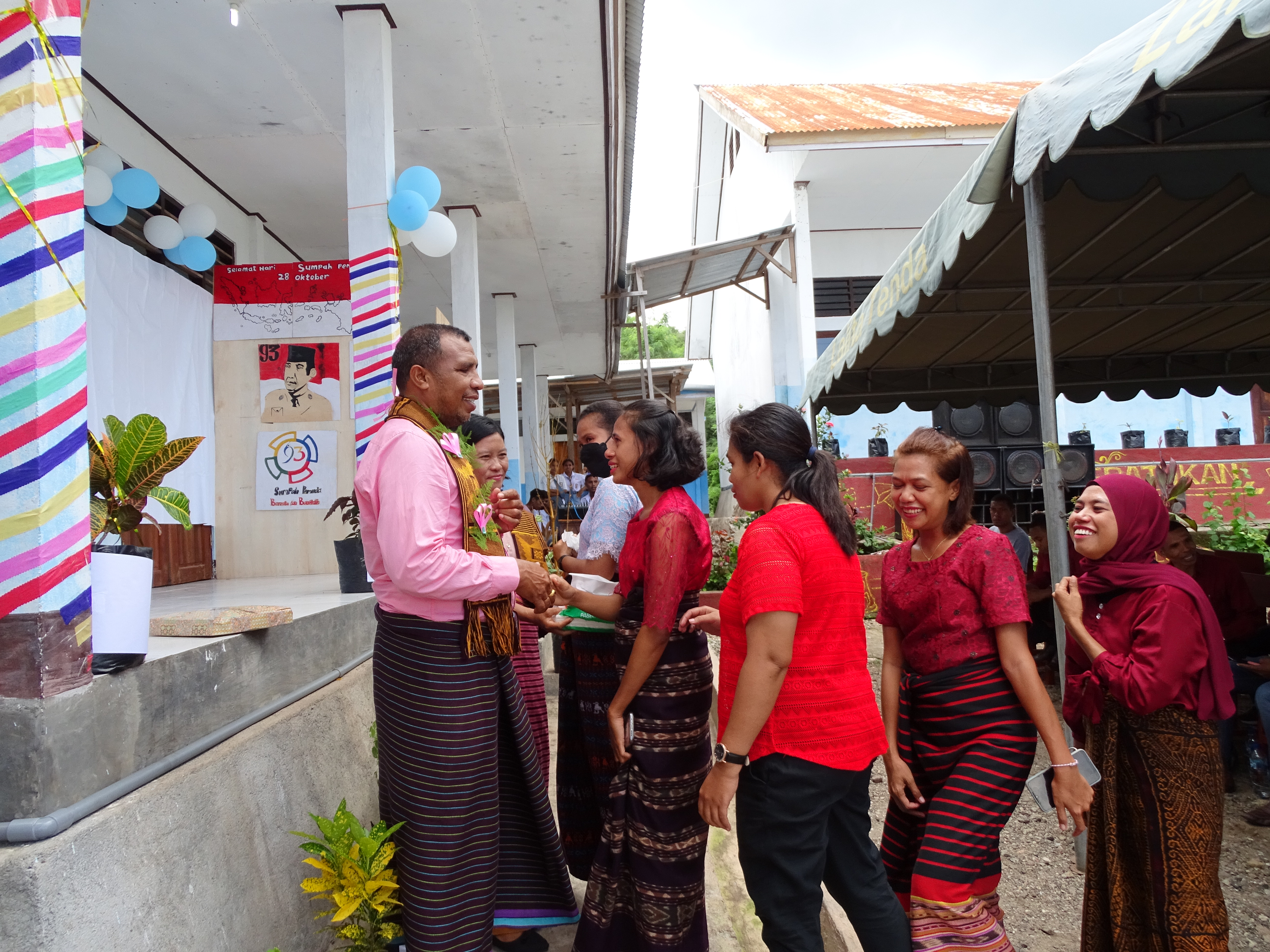 HUT KE 6 SMANSA LEBATUKAN & PERPISAHAN DENGAN KEPALA SEKOLAH PERDANA