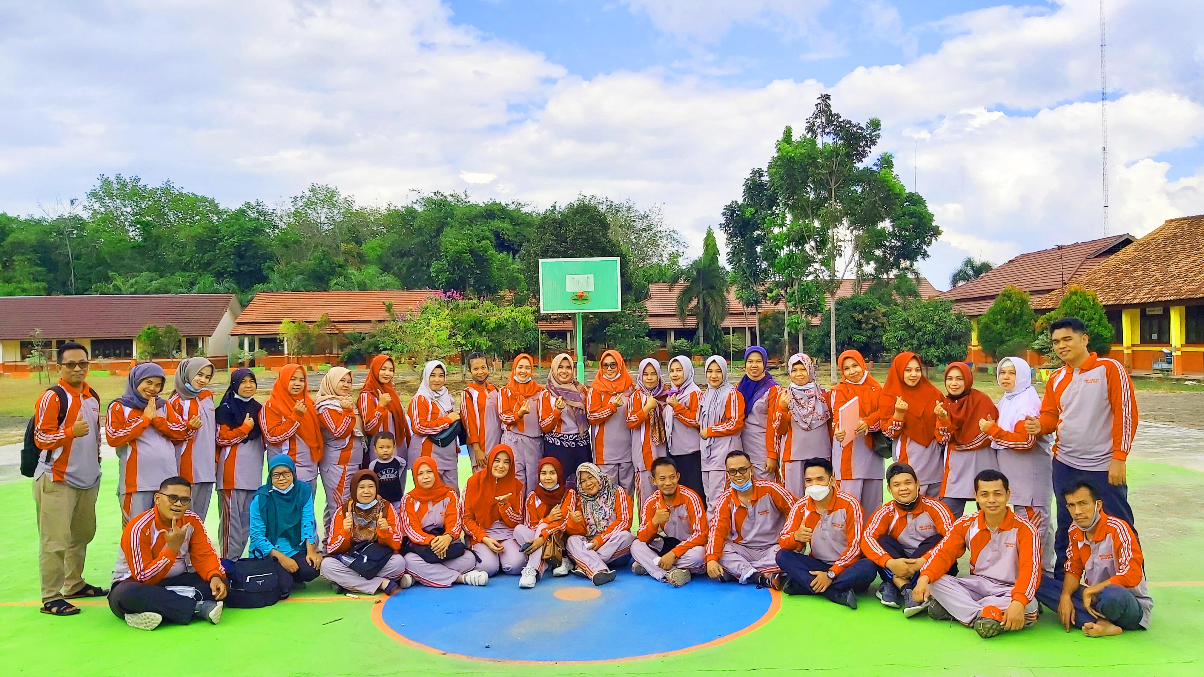 KELUARGA BESAR SMAN 1 LUBAI ULU