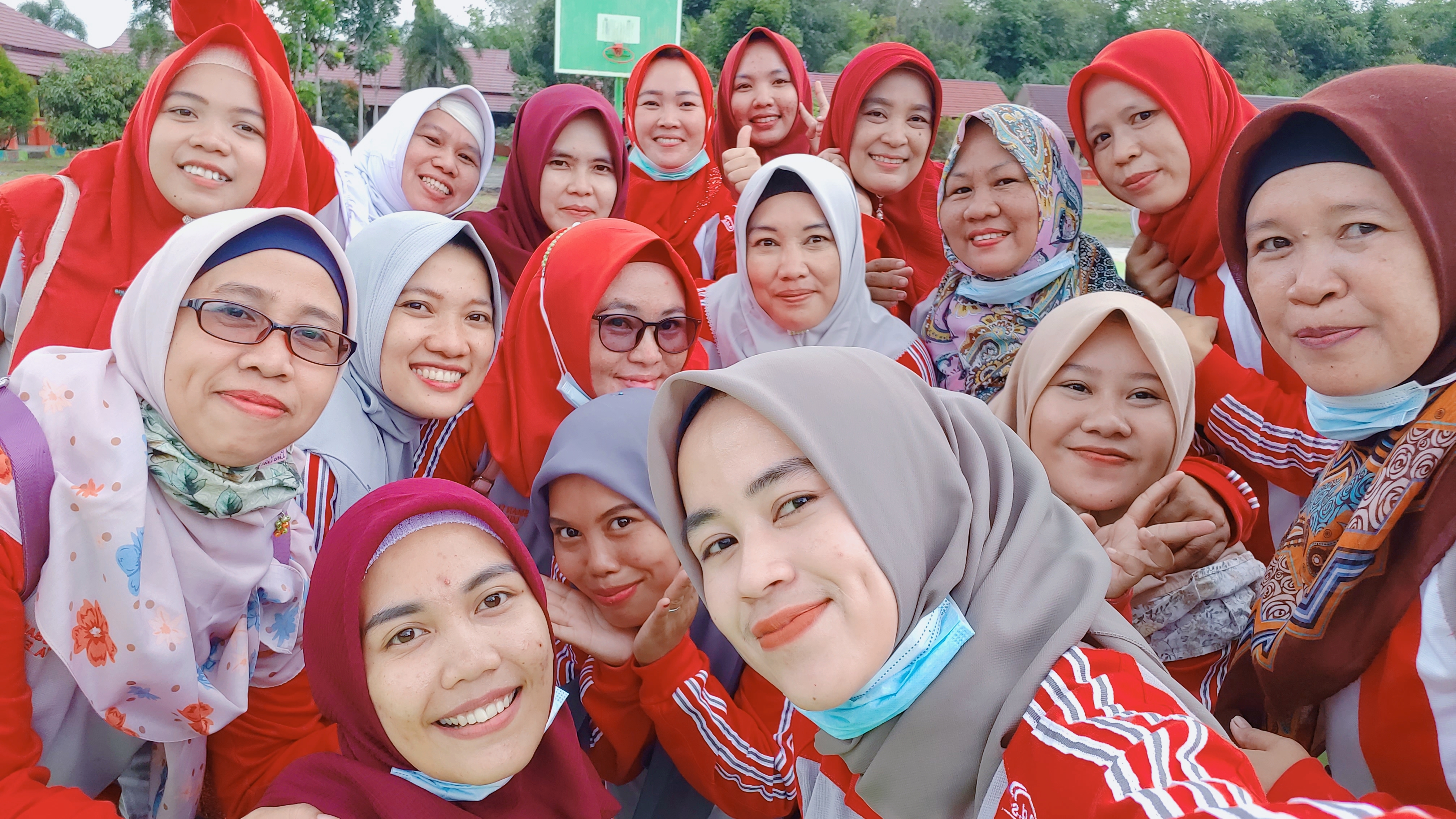 KELUARGA BESAR SMAN 1 LUBAI ULU