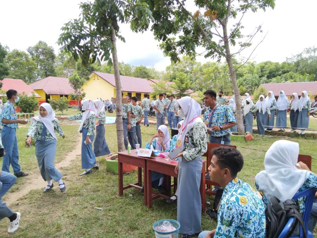 PEMILIHAN DAN PELANTIKAN KETUA OSIS, DAN WAKIL BESERTA PENGURUS OSIS PERIODE 2021 - 2022