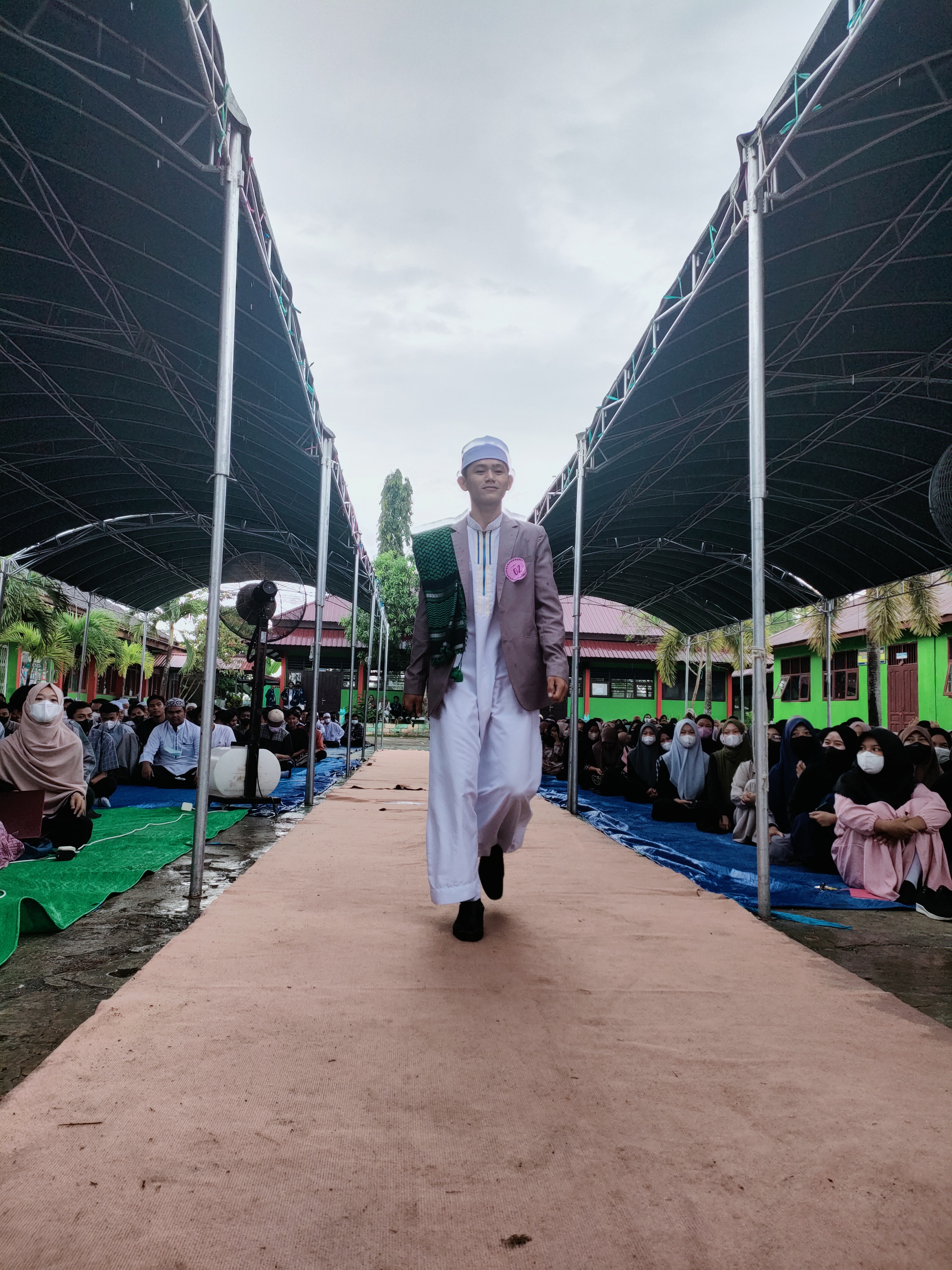 MEMPERINGATIN HARI KARTINI DI SMA NEGERI 1 MUARA JAWA