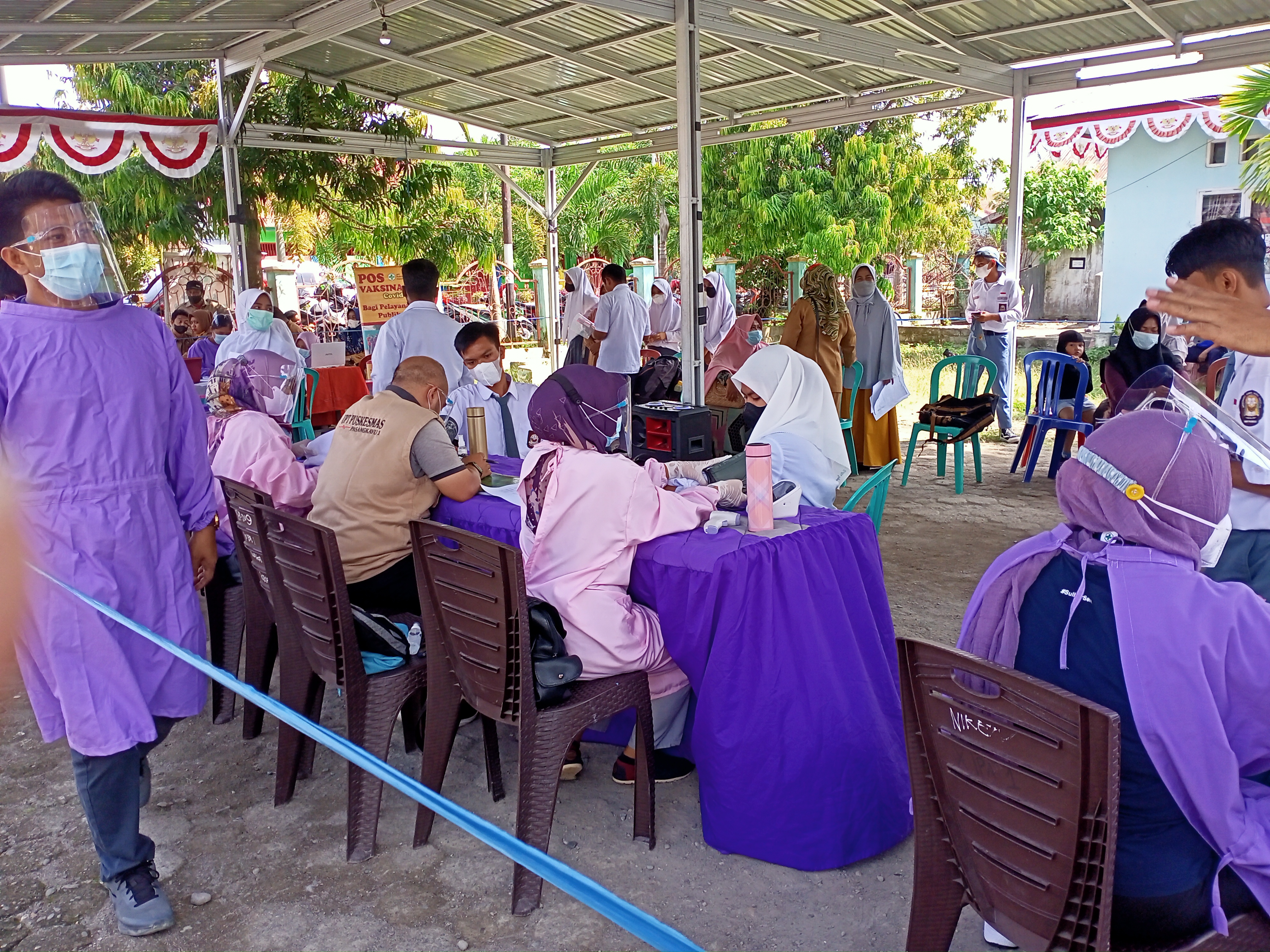 Vaksinasi Covid-19 di SMAN 1 Pasangkayu
