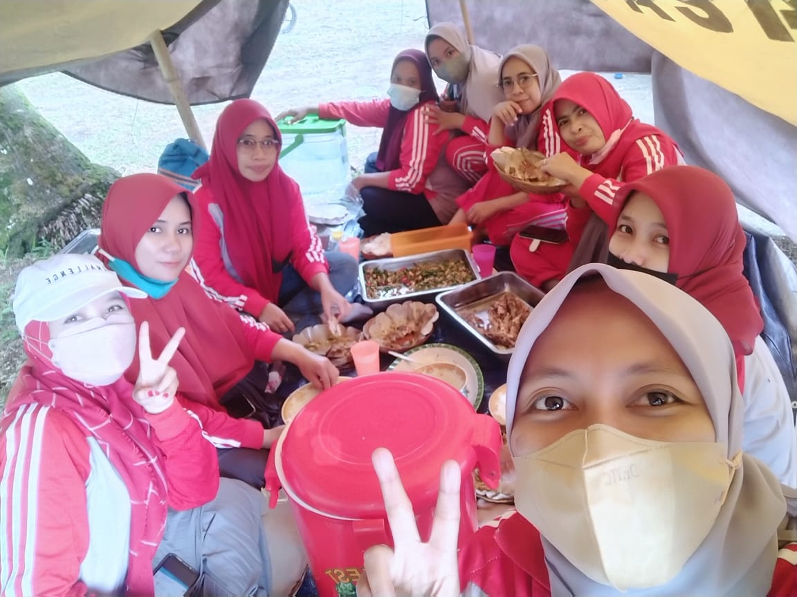 MKKS Se-Kabupaten Pasangkayu Berkemah menyambut Hari Guru Nasional