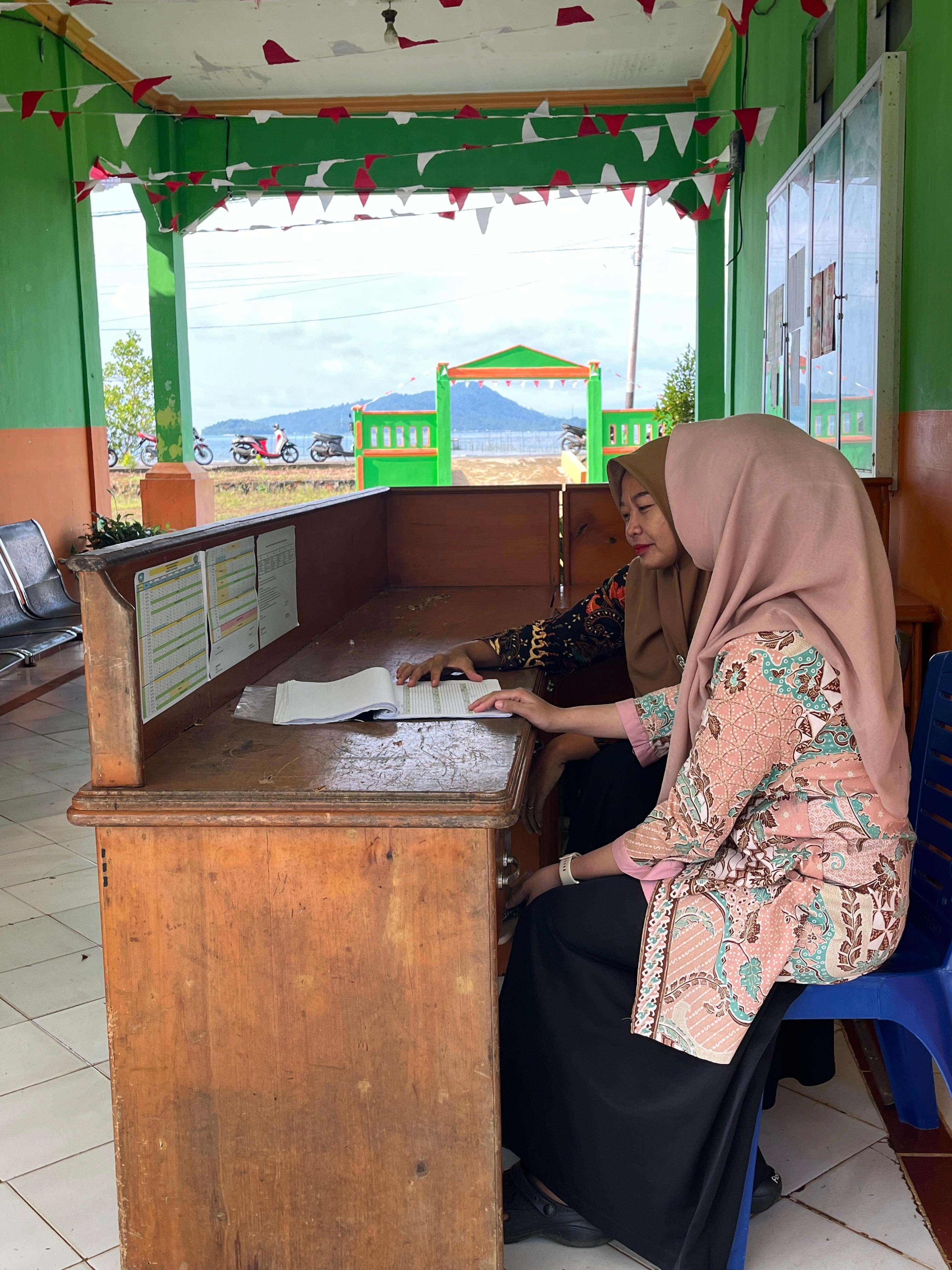 Dokumentasi Pribadi ( Demi Reka dan Supeni )