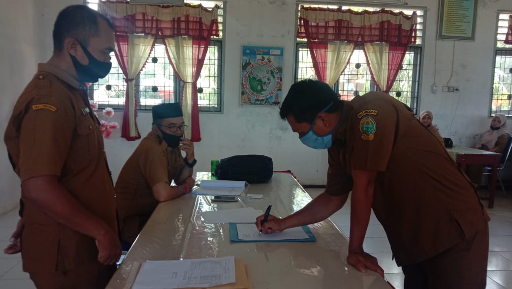 Rafat kerja bulanan oleh sma negeri 1 ranto baek