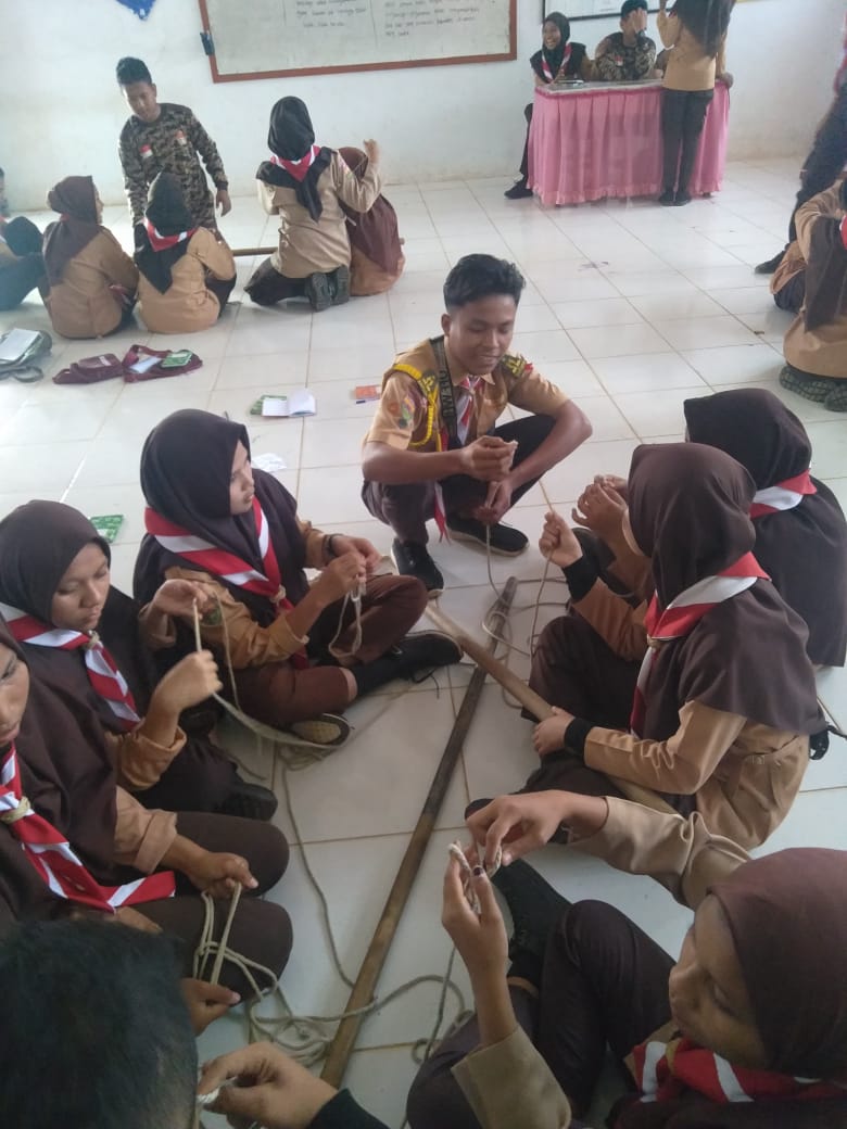 Pemberian Materi Tali-Temali