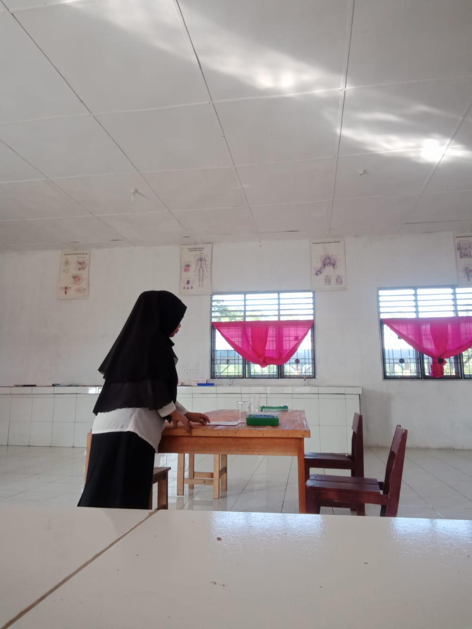 Bantuan dari Pemerintah berupa Alat-Alat Laboratorium