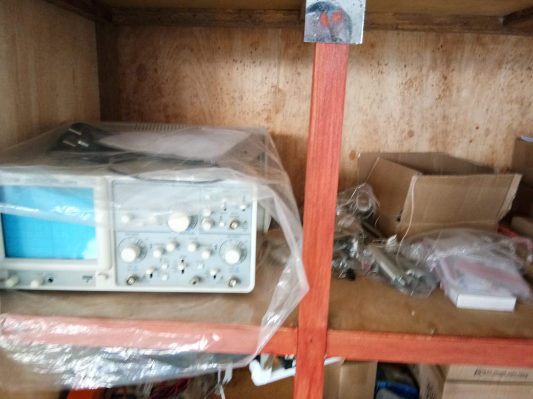 Bantuan dari Pemerintah berupa Alat-Alat Laboratorium