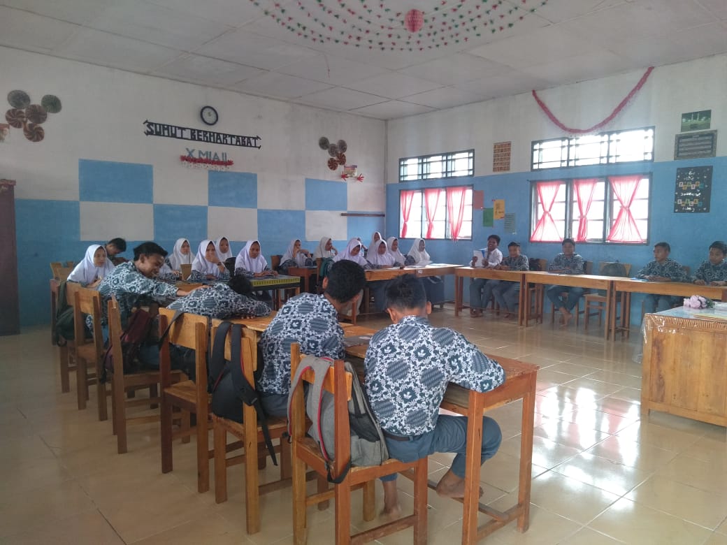 Kondisi Siswa/i SMAN 1 Ranto Baek Belajar di Kelas