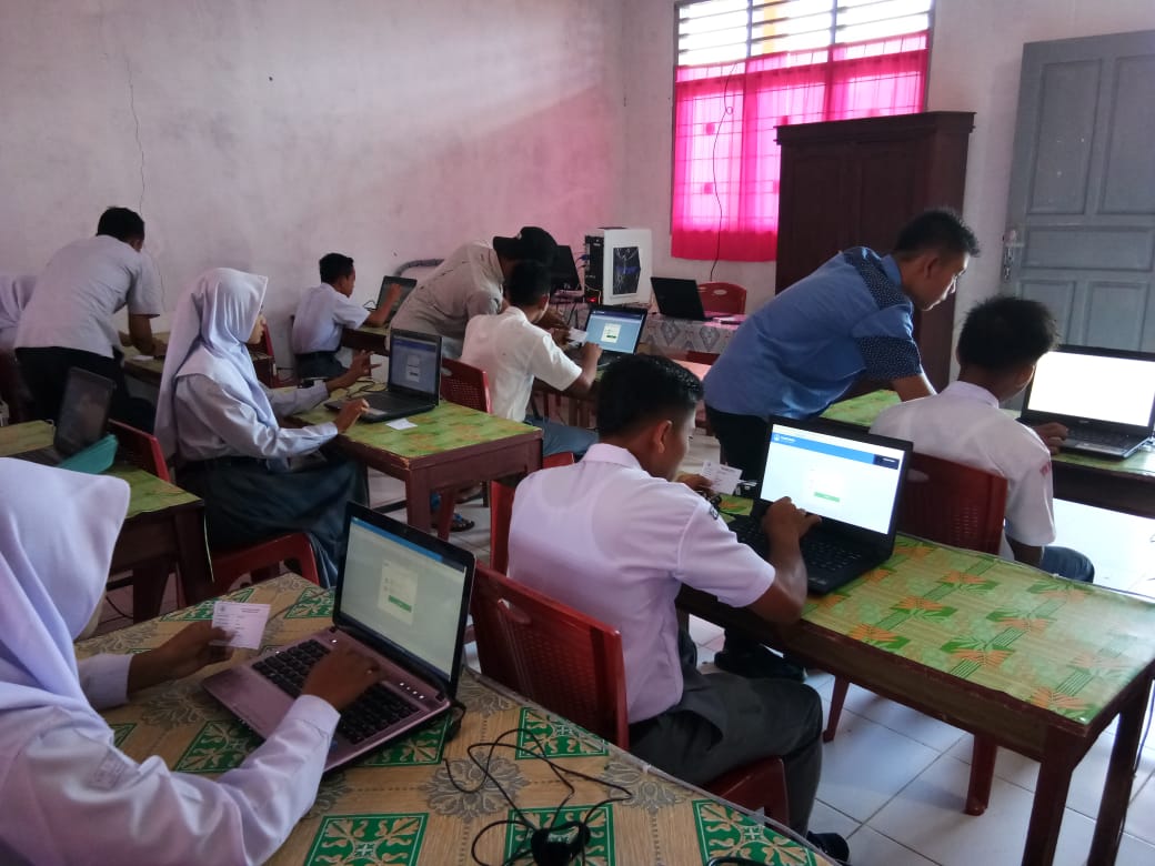 Pelaksanaan UNBK di SMAN 1 Ranto Baek