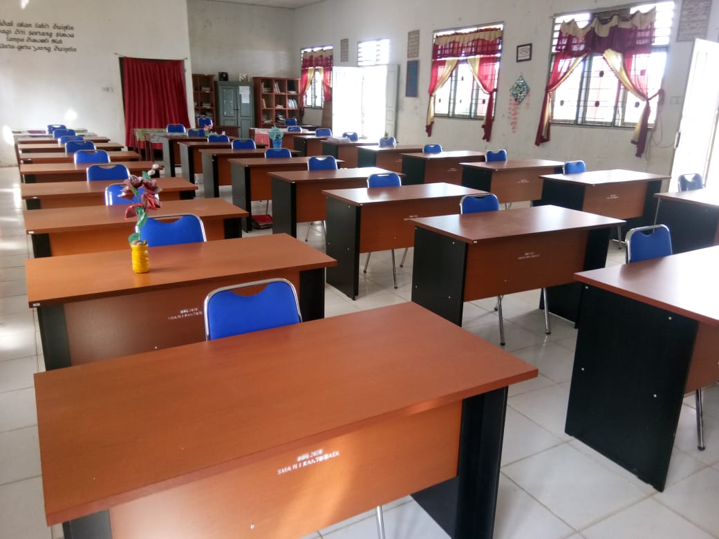 Ruang guru SMA negeri 1 ranto baek