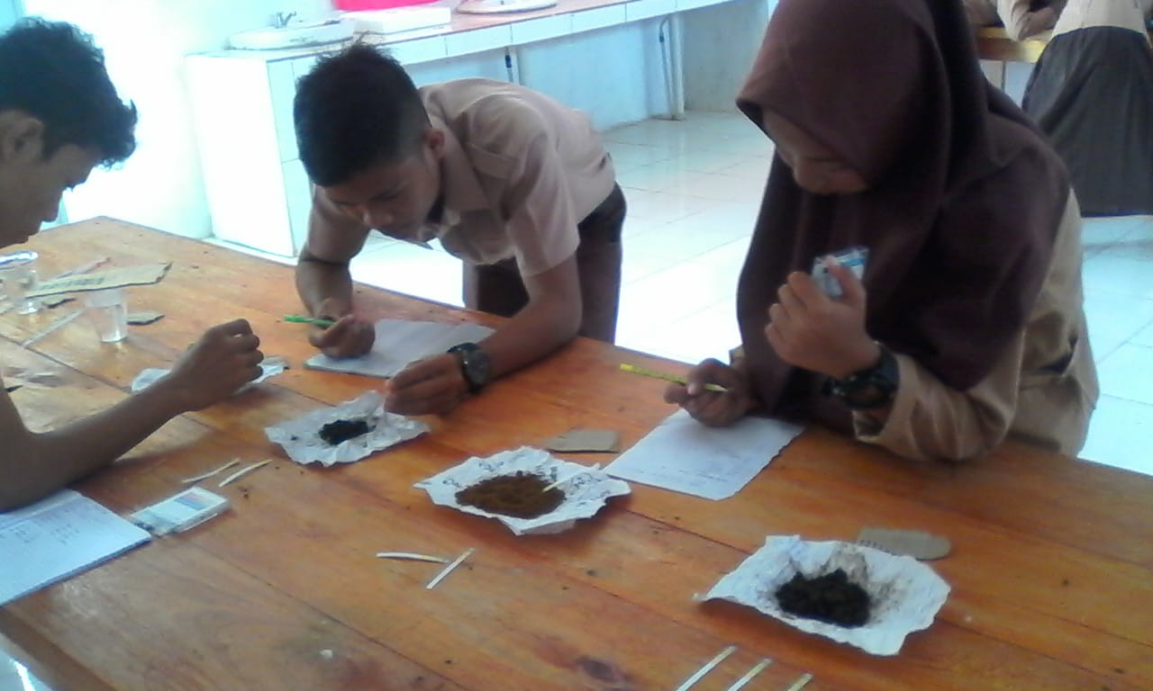 Bantuan dari Pemerintah berupa Alat-Alat Laboratorium