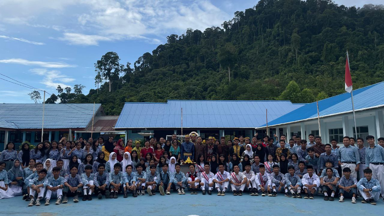 Peringatan Hardiknas
