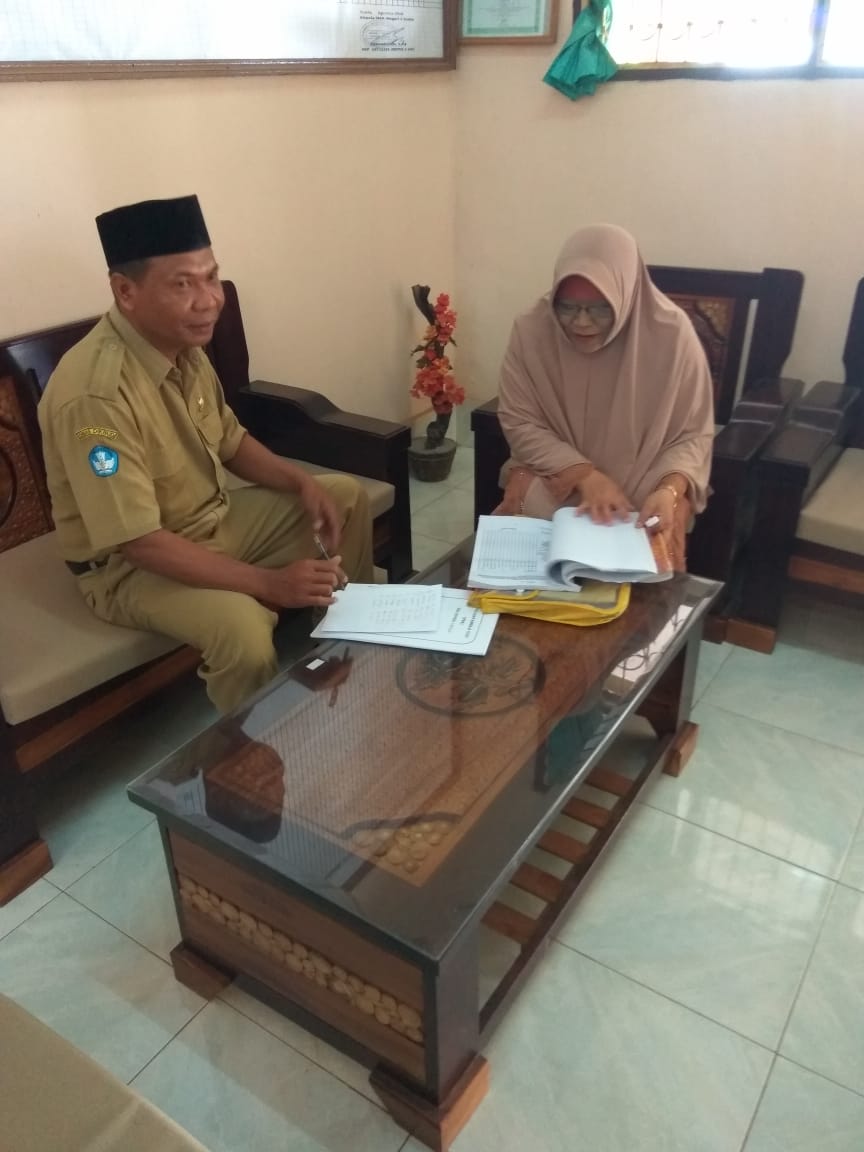 Album Pertama