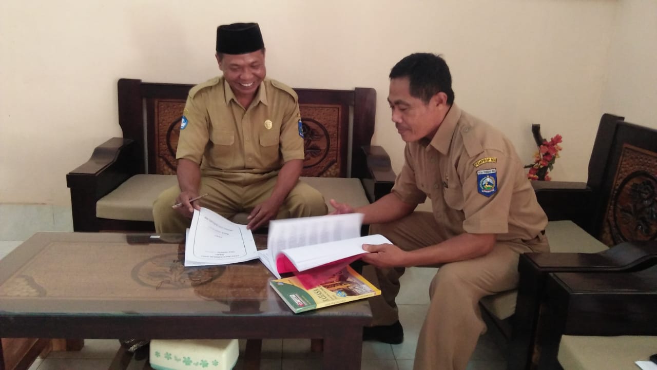 Album Pertama
