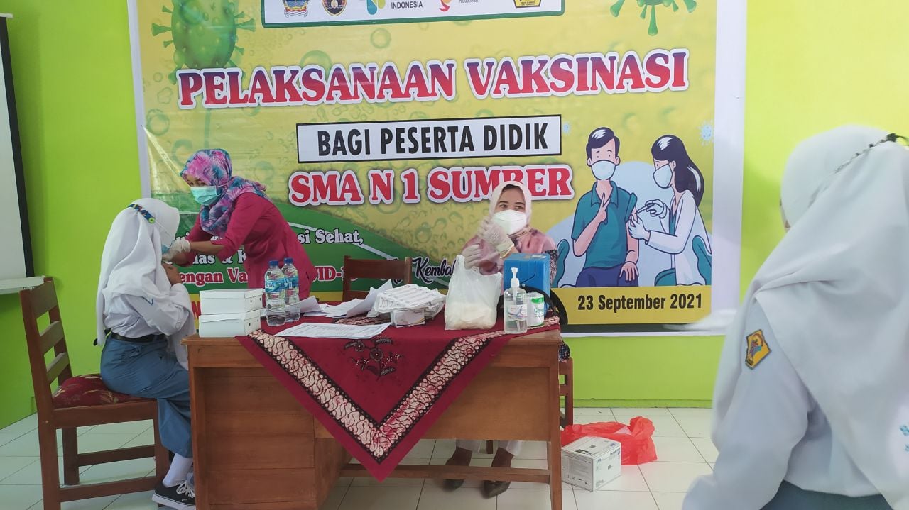 Kegiatan Vaksinasi SMAN 1 SUMBER