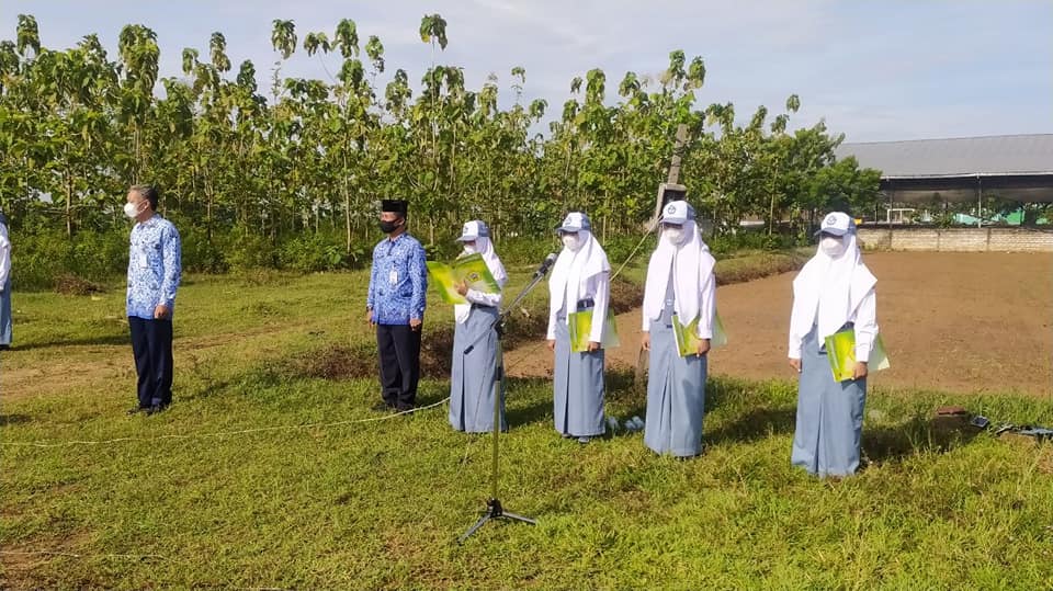 Upacara Hari Pahlawan SMAN 1 Sumber