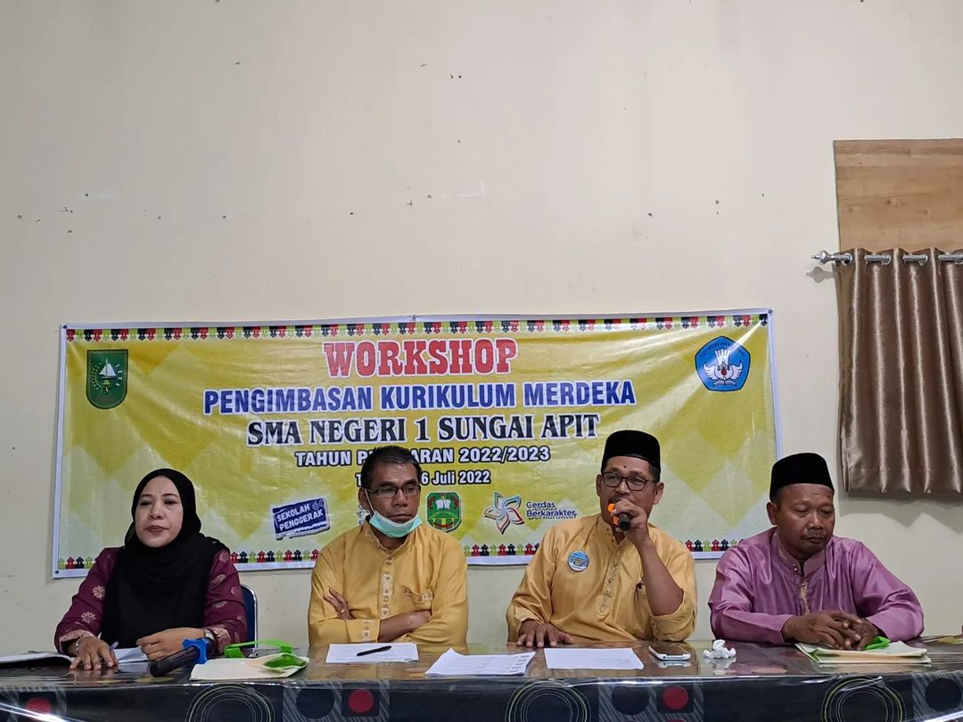 Rapat dinas evaluasi awal pembelajaran TP. 2022/2023 di SMAN 1 Sungai Apit.