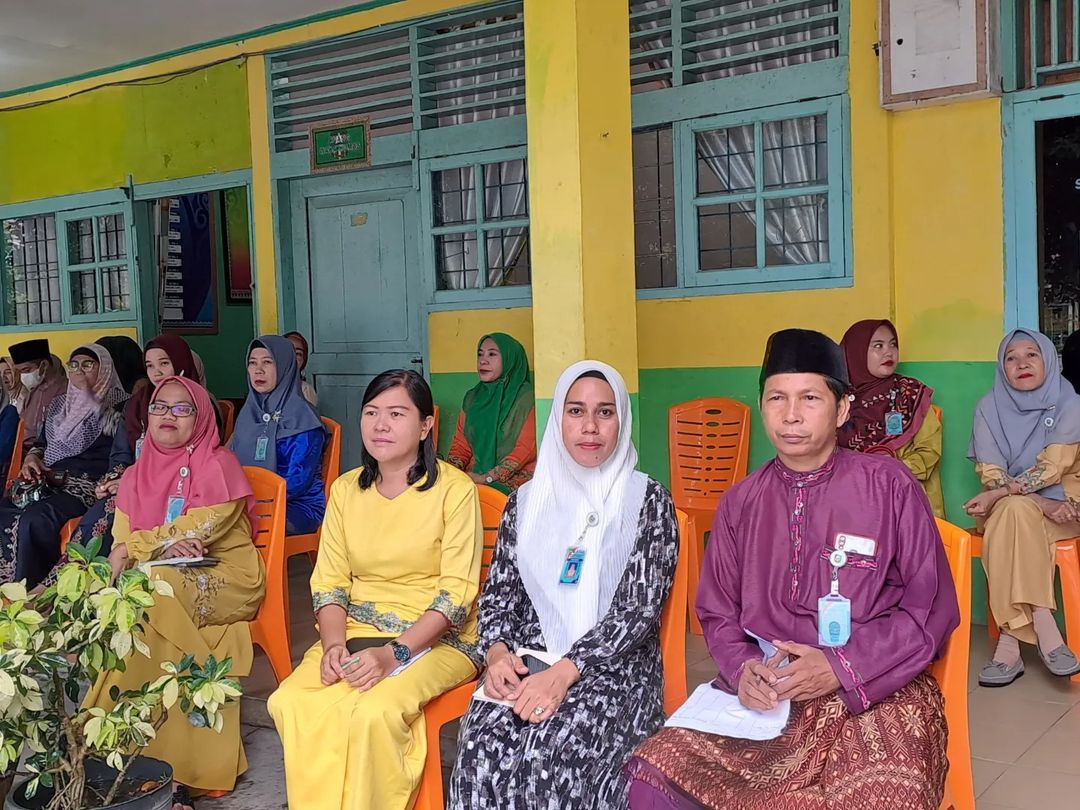 Penampilan Story Telling siswa kelas 11 di SMA Negeri 1 Sungai Apit