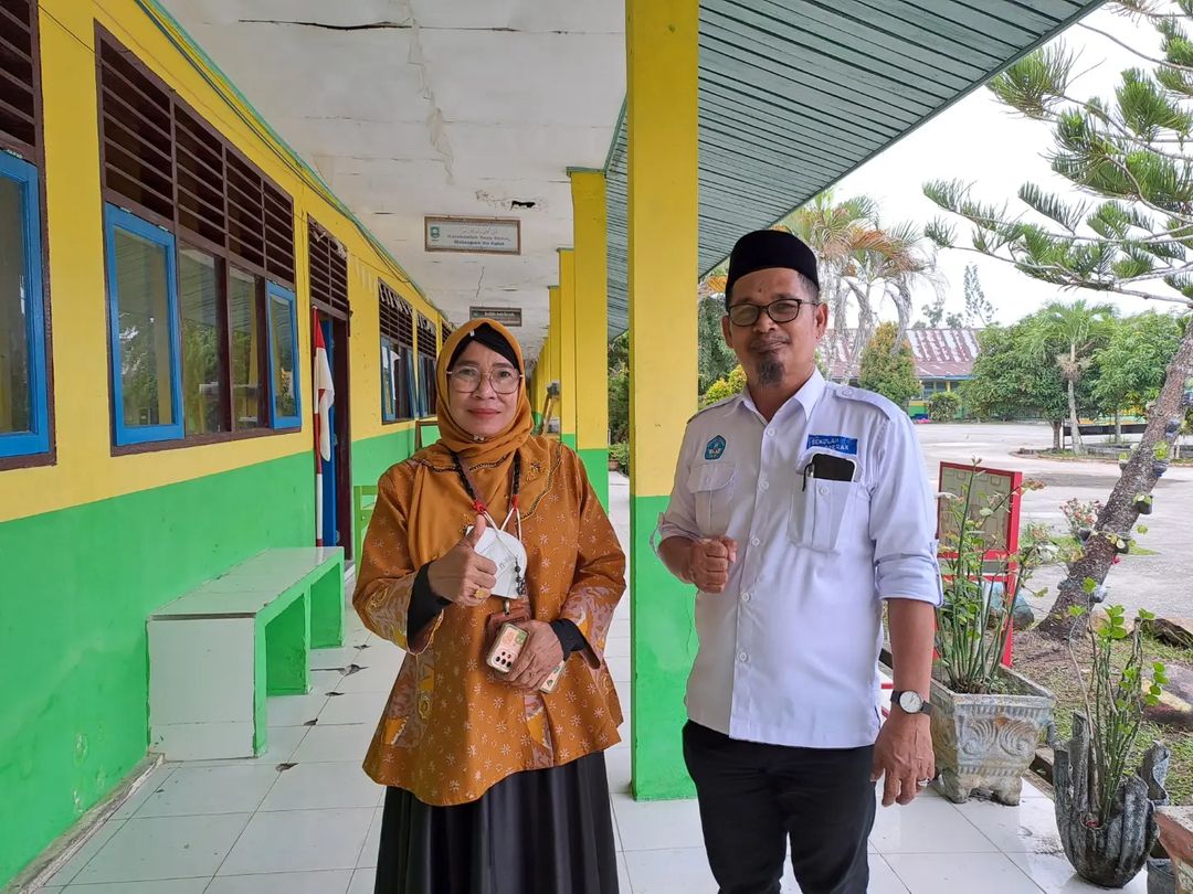 Monitoring Pengawas Pembina SMAN 1 Sungai Apit, Ibu Desmiati, S.Pd., M.Sn.