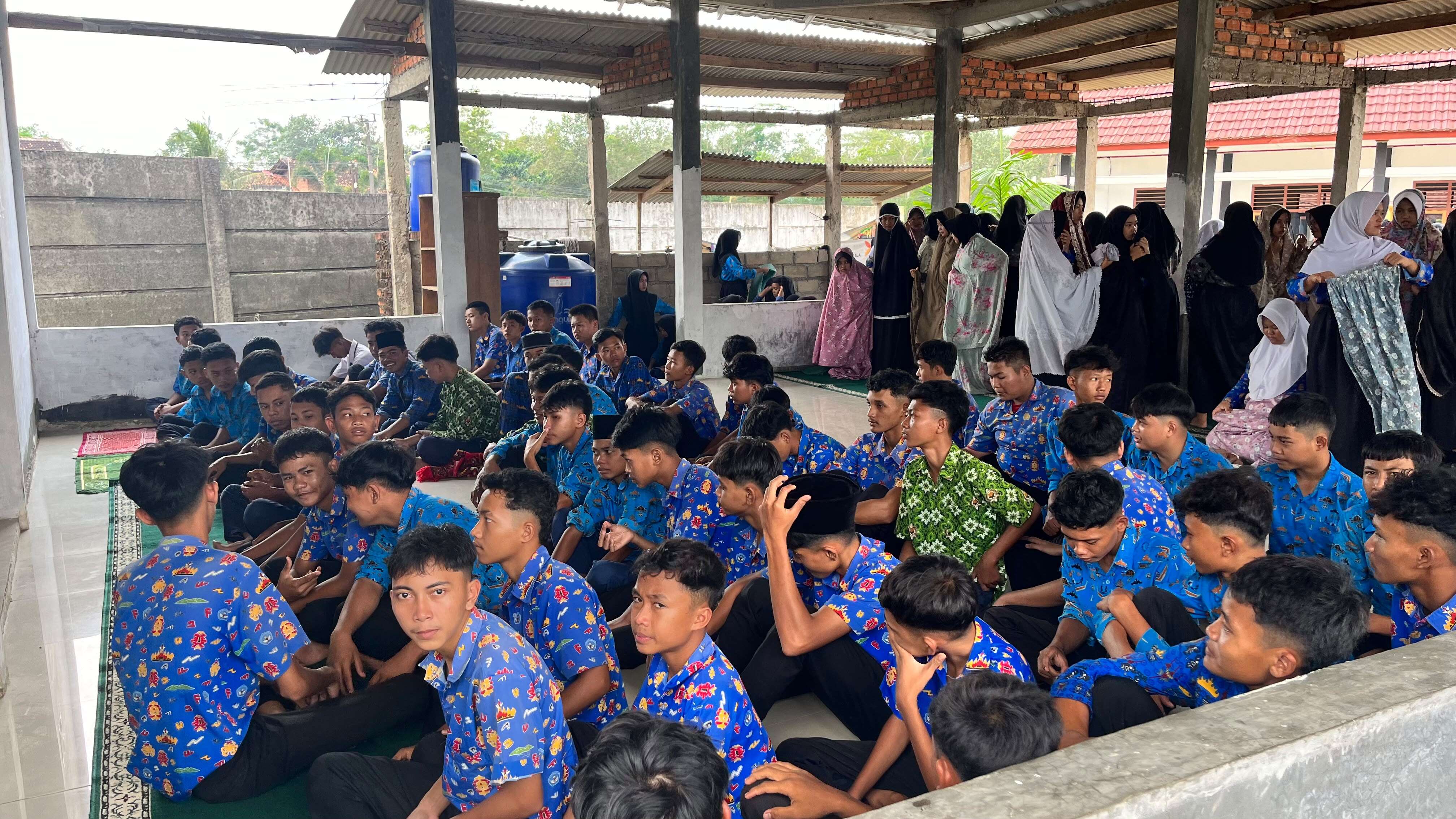 Sholat Berjamaah dan Sistem Cap Kehadiran, Pembiasaan Positif Siswa SMAN 1 Tanjungsari