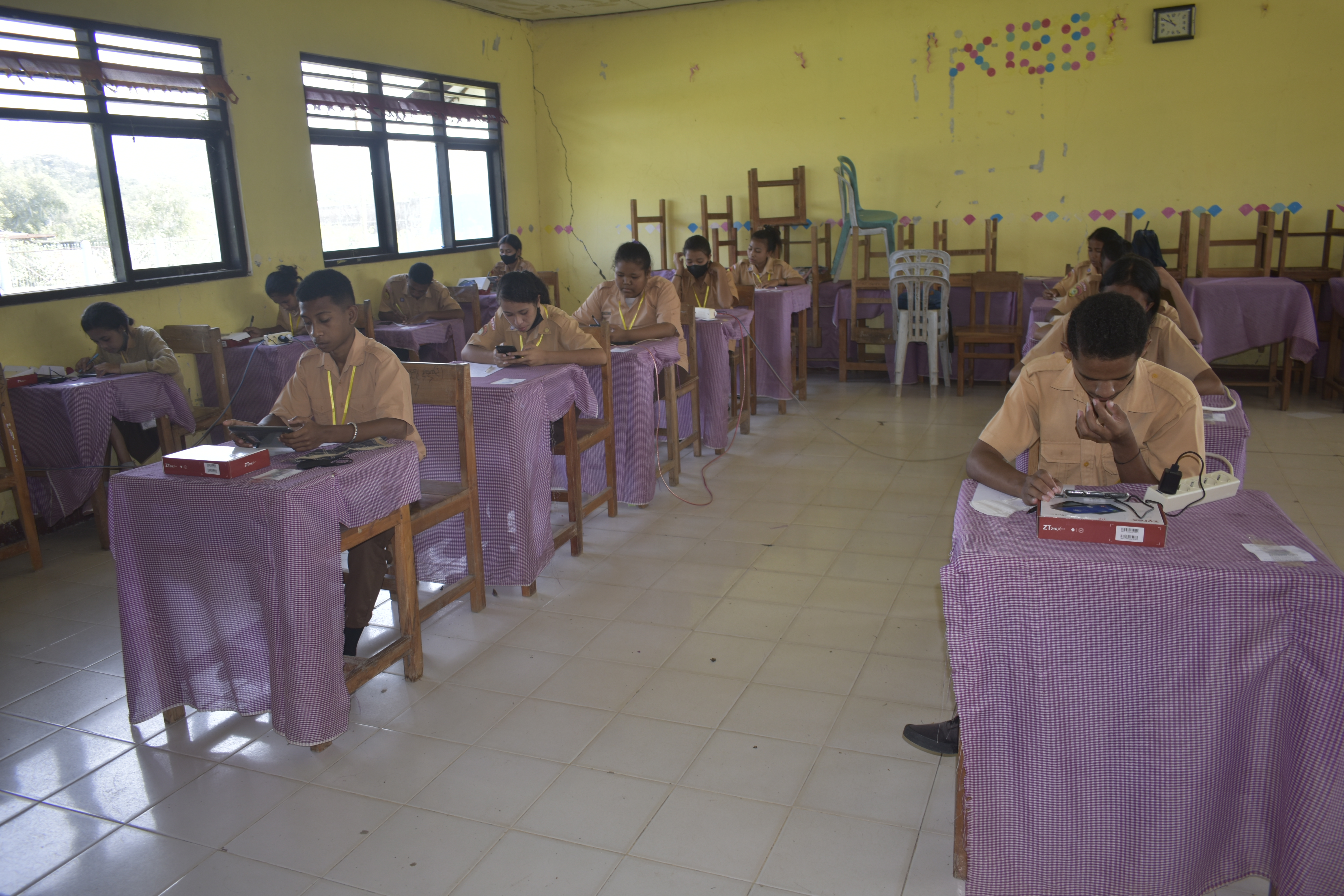 UJIAN SEKOLAH KELAS XII  BEEBASIS ONLI NE DENGAN MENGGUNAKAN CBT TAHUN PELAJARAN 2021/2022