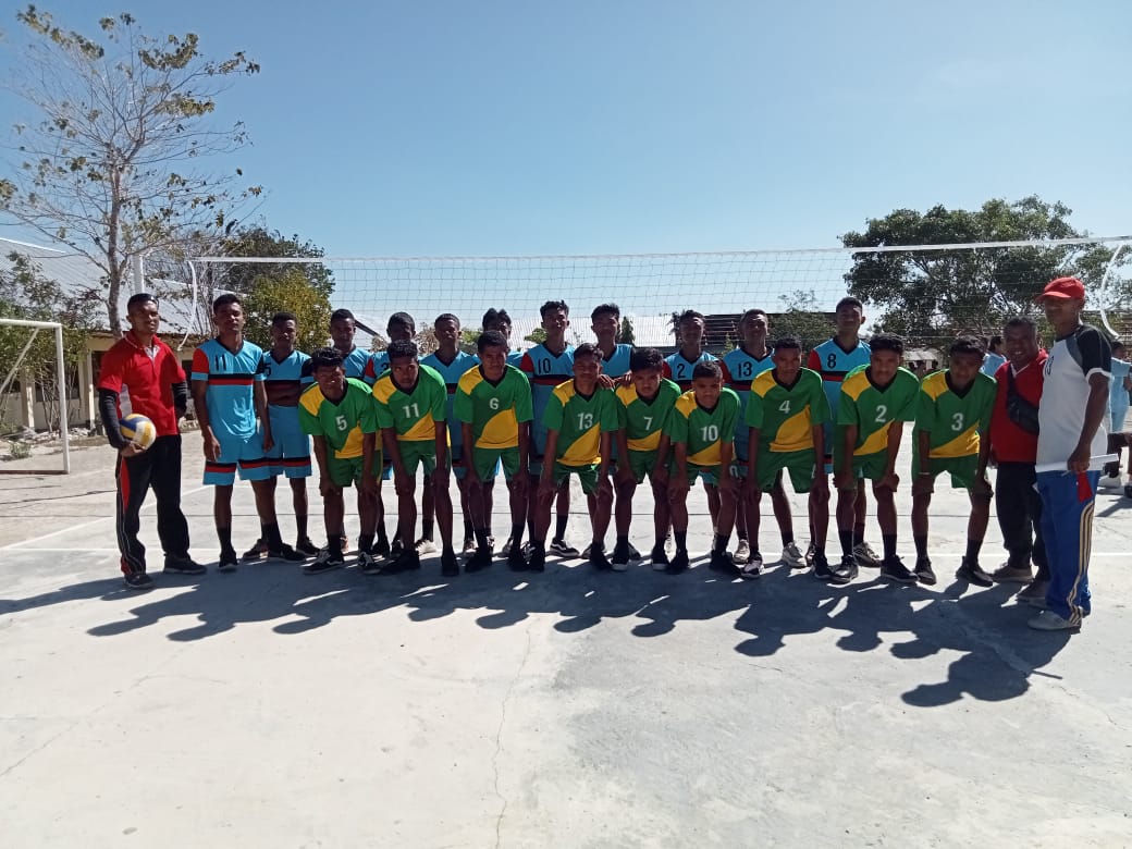 PERTANDINGAN BOLA VOLI ANTAR KELAS DALAM MEMPERINGATI HUT RI Ke-78