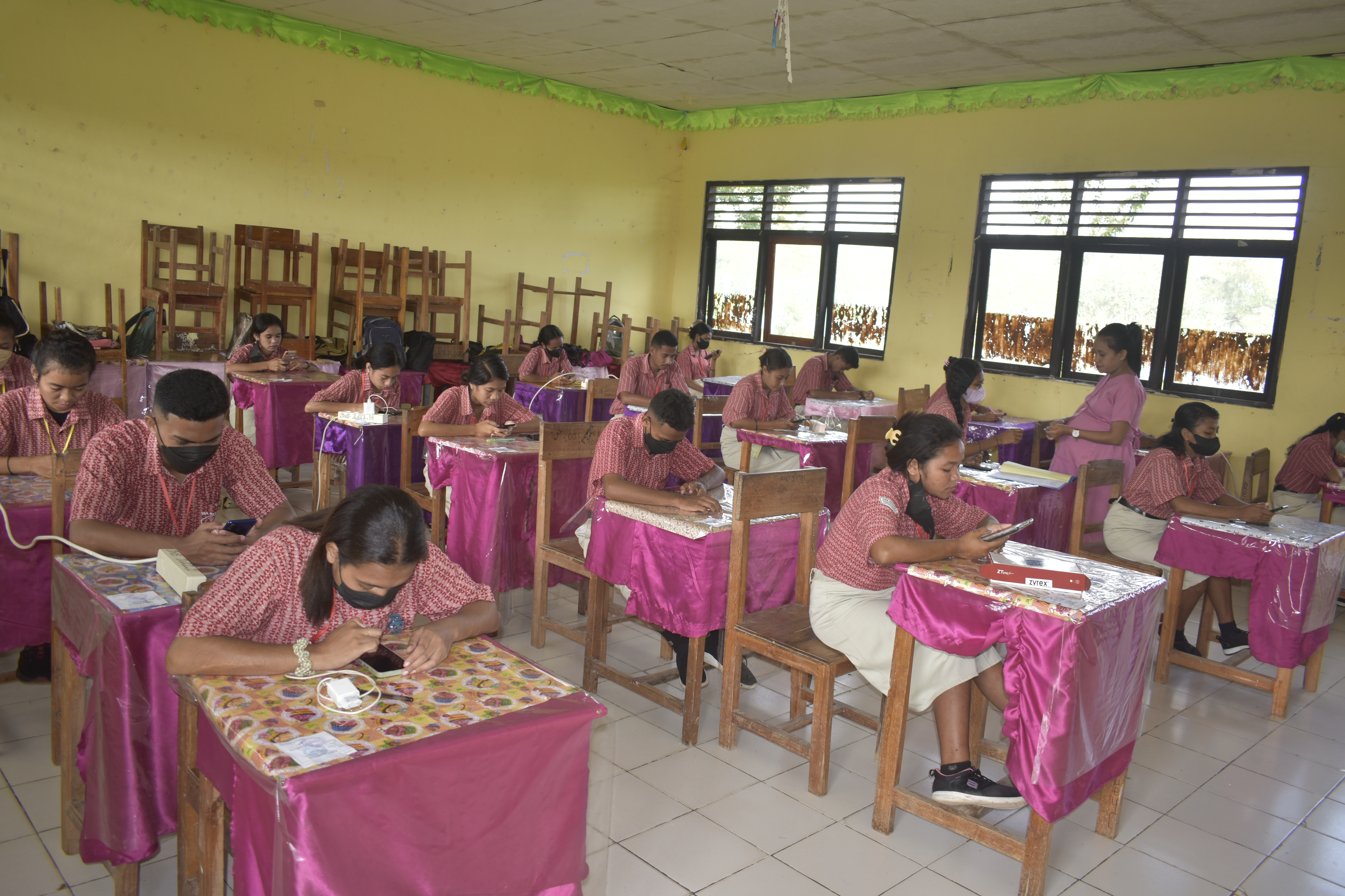 UJIAN SEKOLAH KELAS XII  BEEBASIS ONLI NE DENGAN MENGGUNAKAN CBT TAHUN PELAJARAN 2021/2022