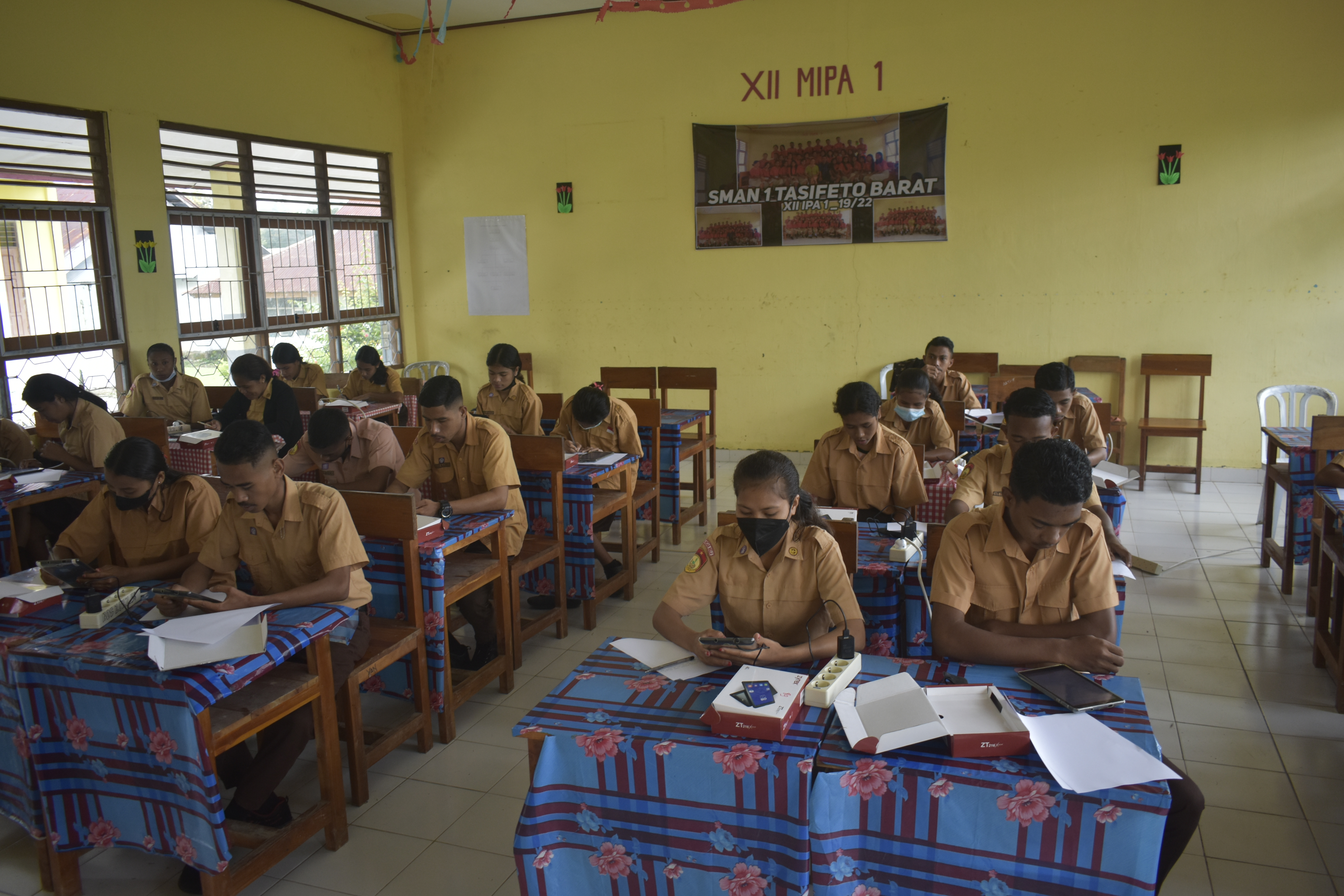 UJIAN SEMESTER VI KELAS XII HARI KELIMA DENGAN APLIKASI CBT EXAM BROWSER