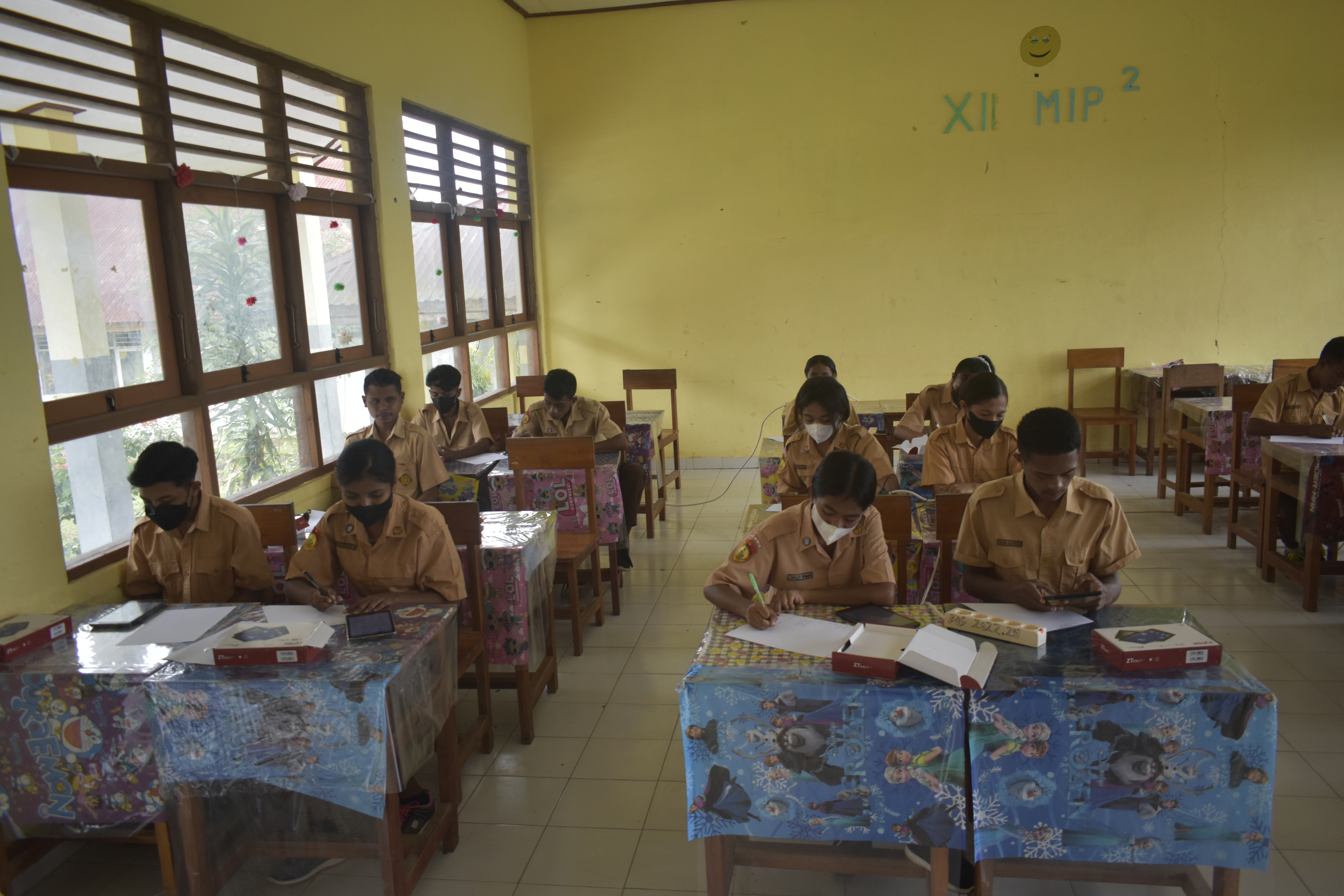 UJIAN SEMESTER VI KELAS XII HARI KELIMA DENGAN APLIKASI CBT EXAM BROWSER